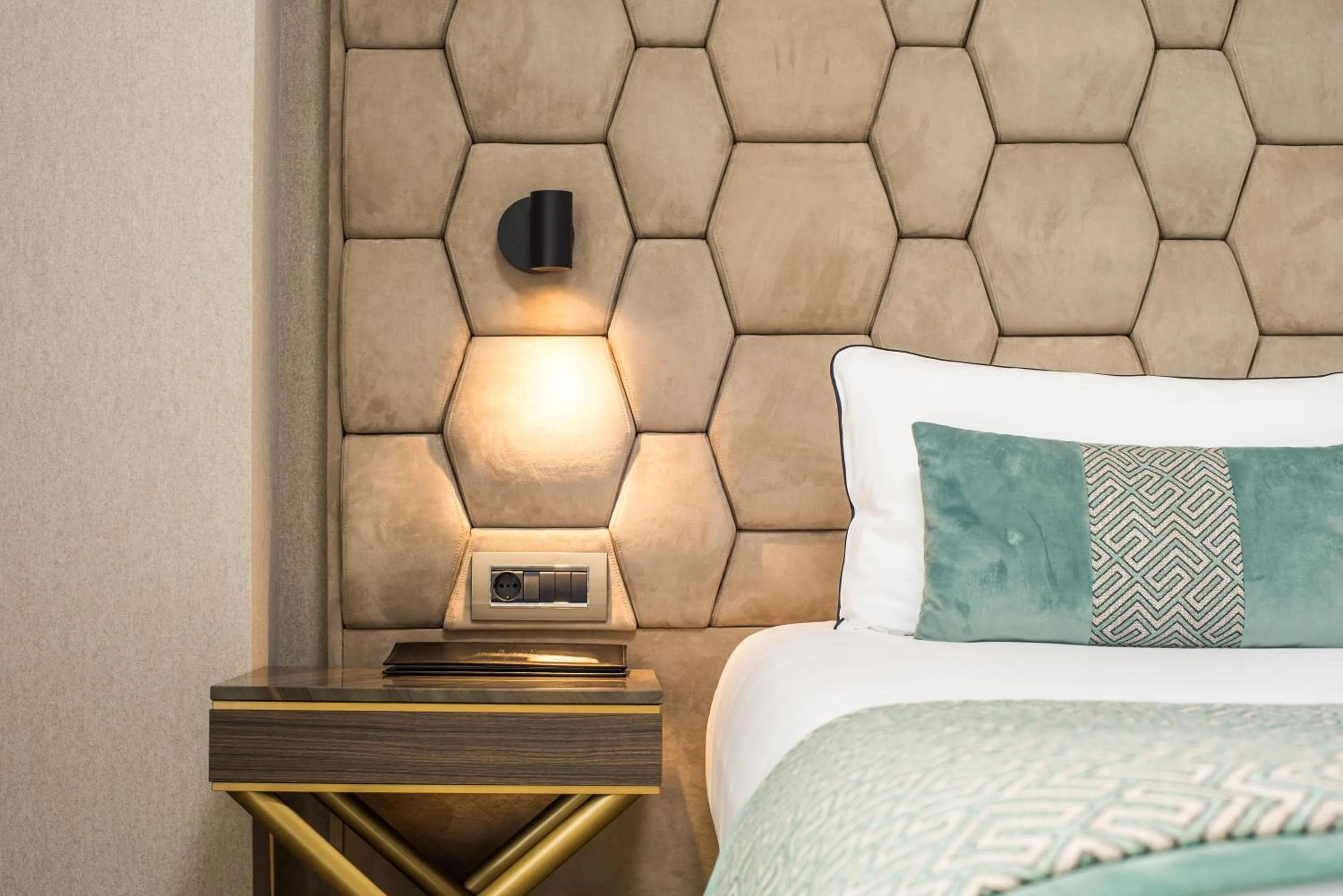 Bed in Hotel AMI Budva Petrovac