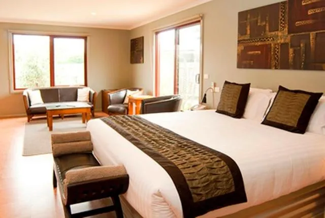 Photo of the whole room, Bed in Bairnsdale Motel