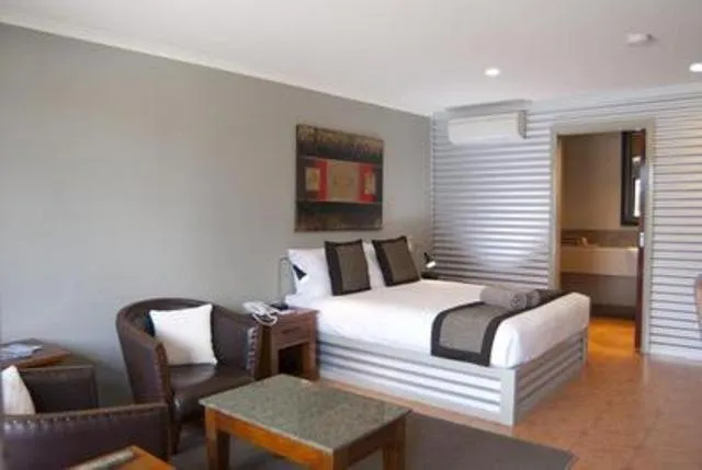 Bed in Bairnsdale Motel