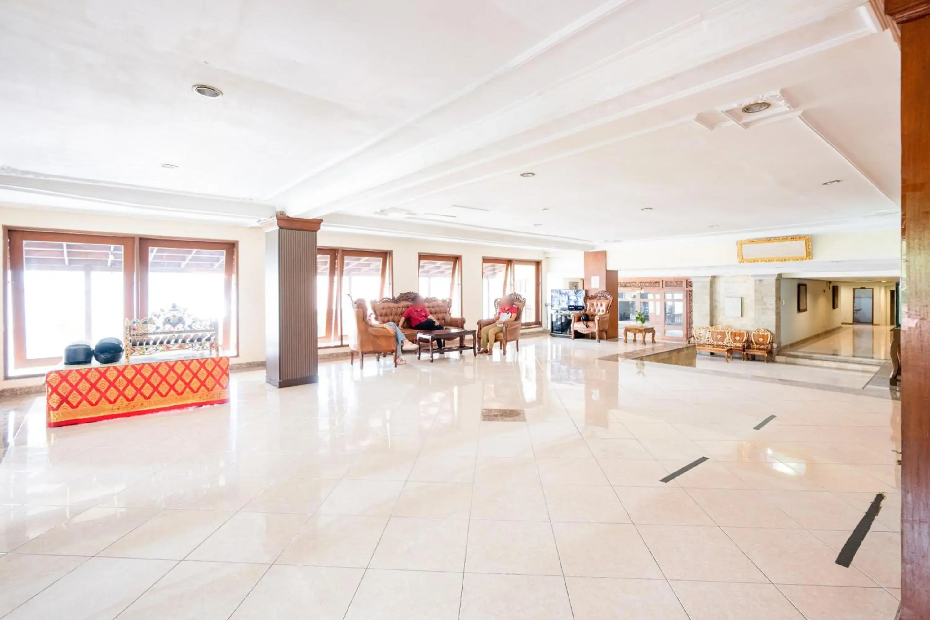 Property building in RedDoorz Plus at Mahajaya Hotel Denpasar Property building in RedDoorz Plus at Mahajaya Hotel Denpasar