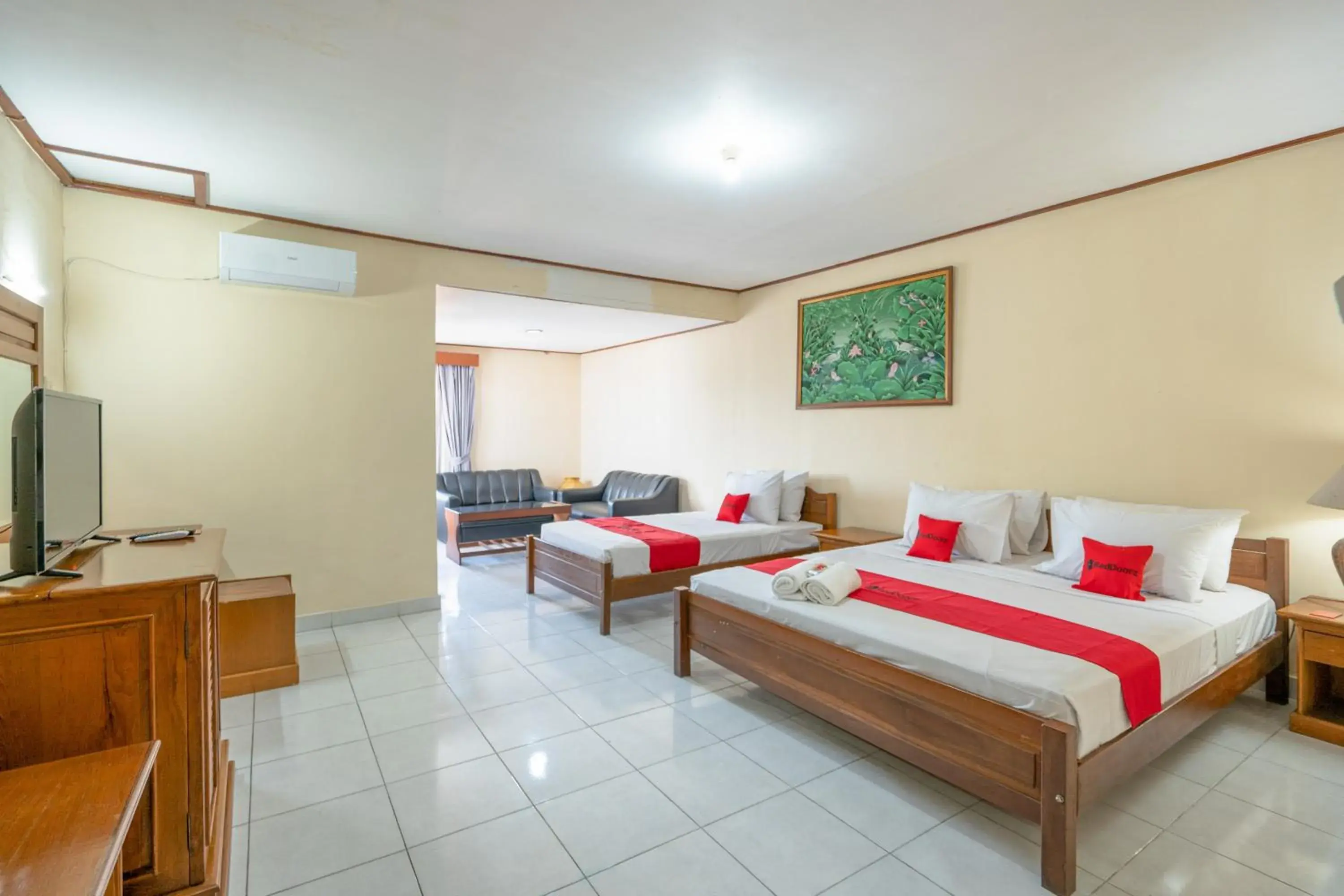 Bedroom in RedDoorz Plus at Mahajaya Hotel Denpasar Bedroom in RedDoorz Plus at Mahajaya Hotel Denpasar