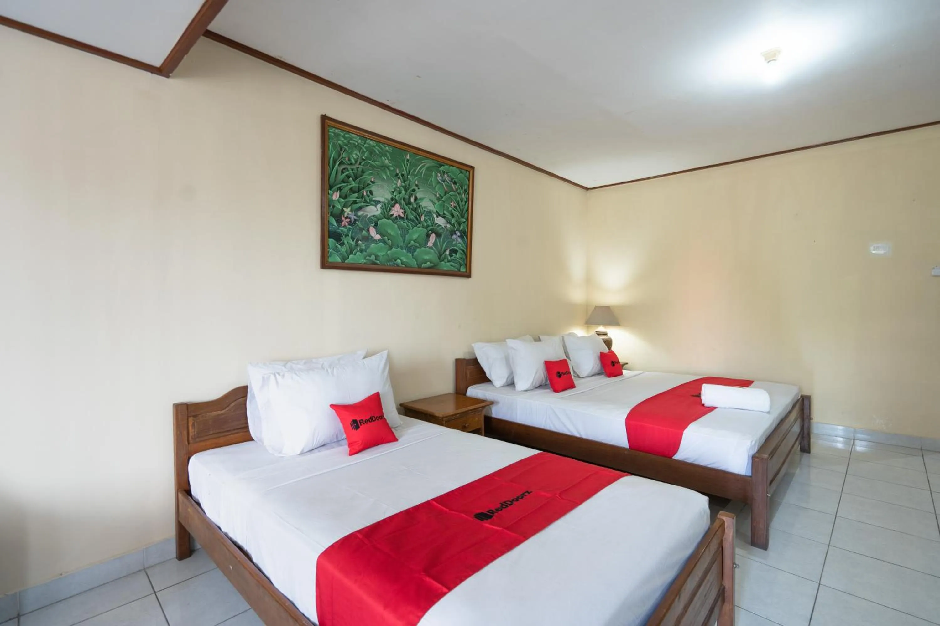 Bedroom in RedDoorz Plus at Mahajaya Hotel Denpasar