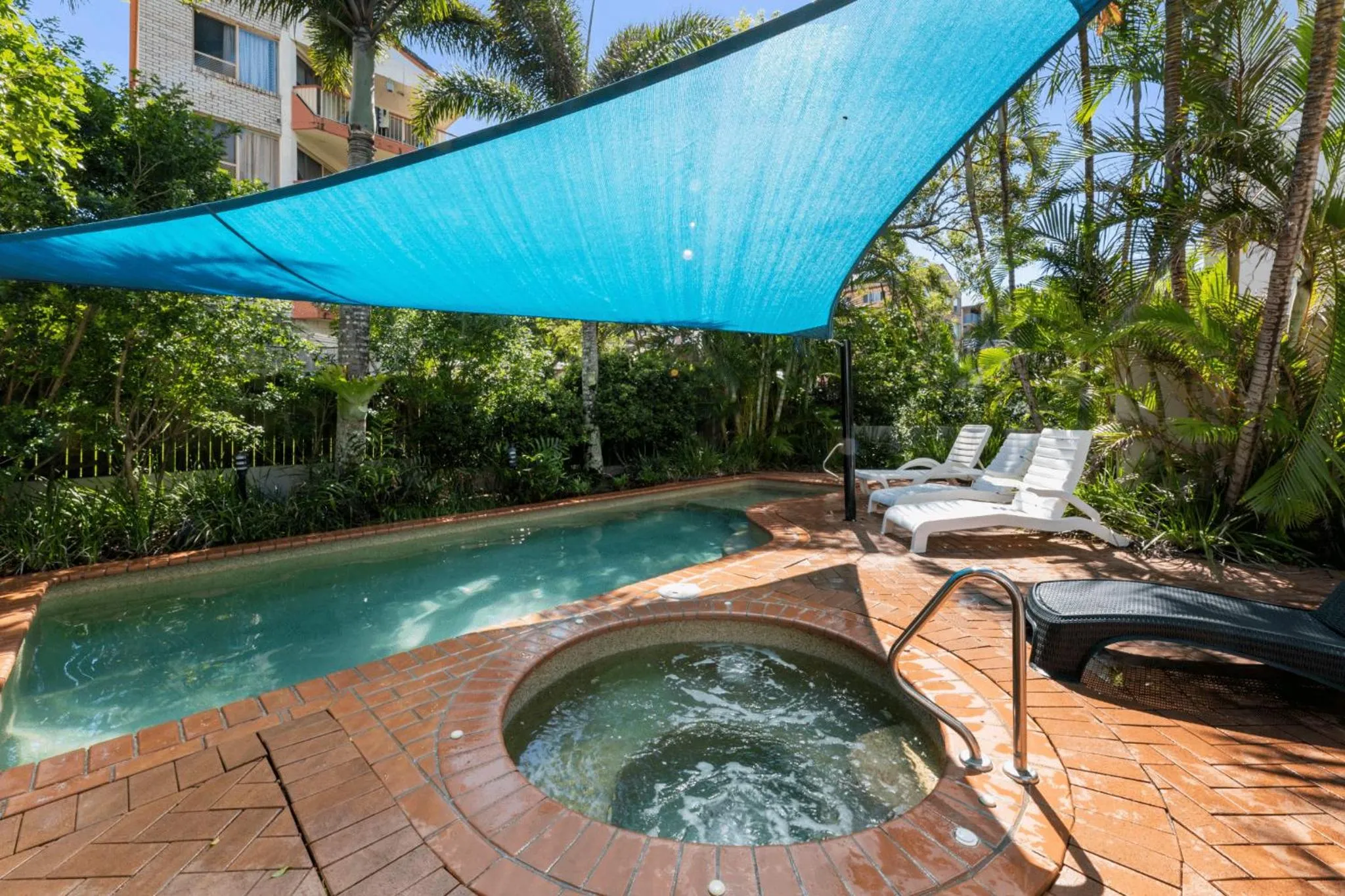 Swimming pool in Kings Row Apartments