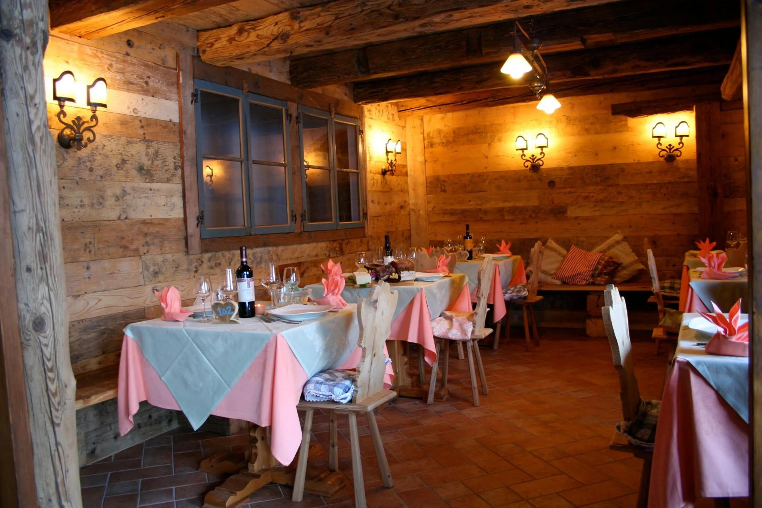 Restaurant/places to eat in Hotel Residence Dahu