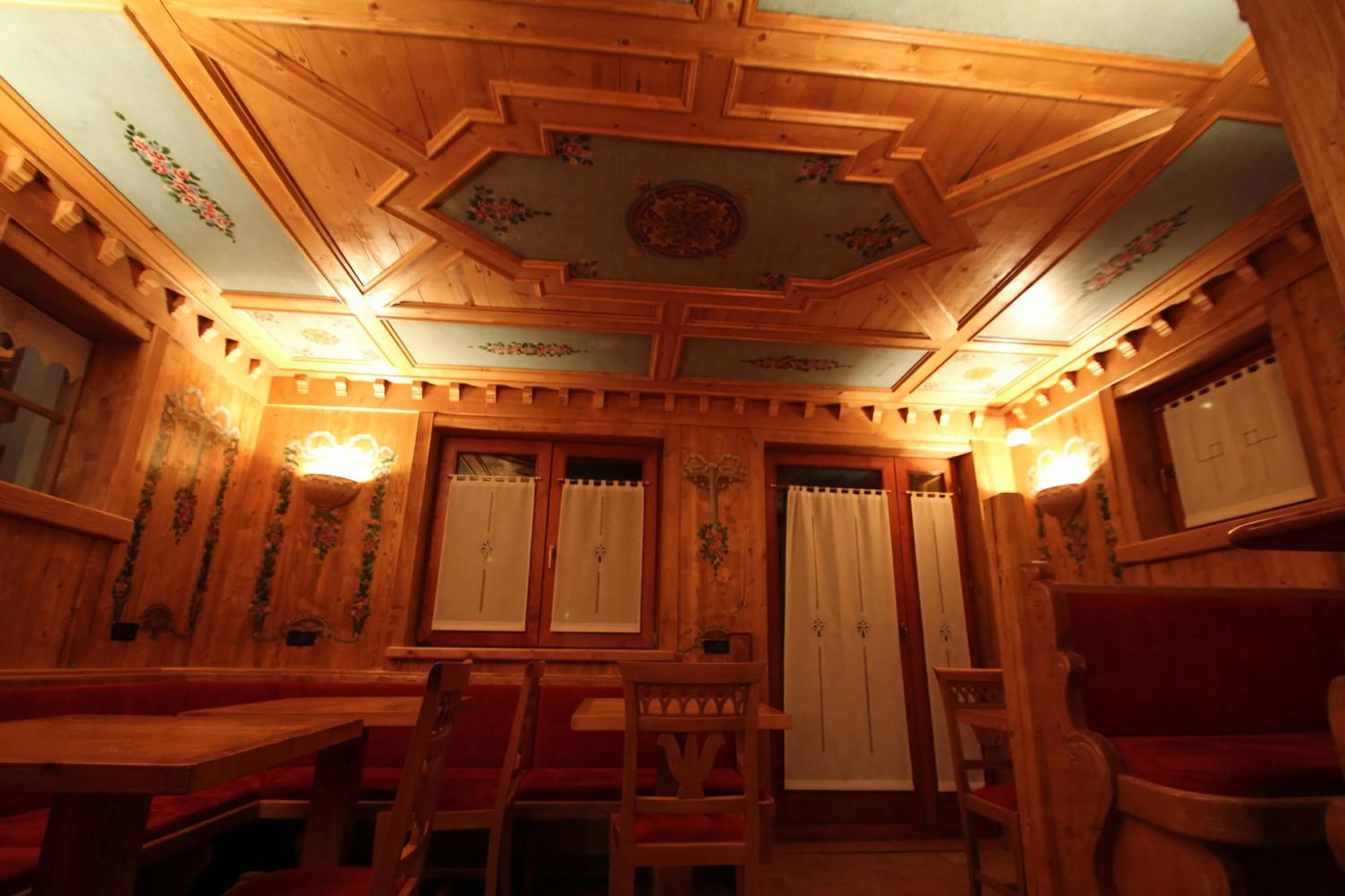 Communal lounge/ TV room in Hotel Residence Dahu