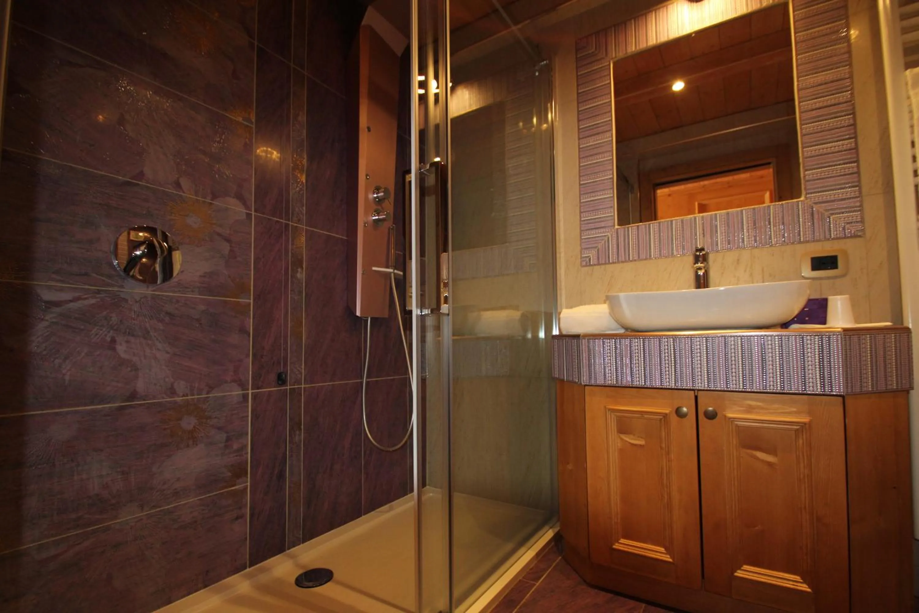 Shower in Hotel Residence Dahu