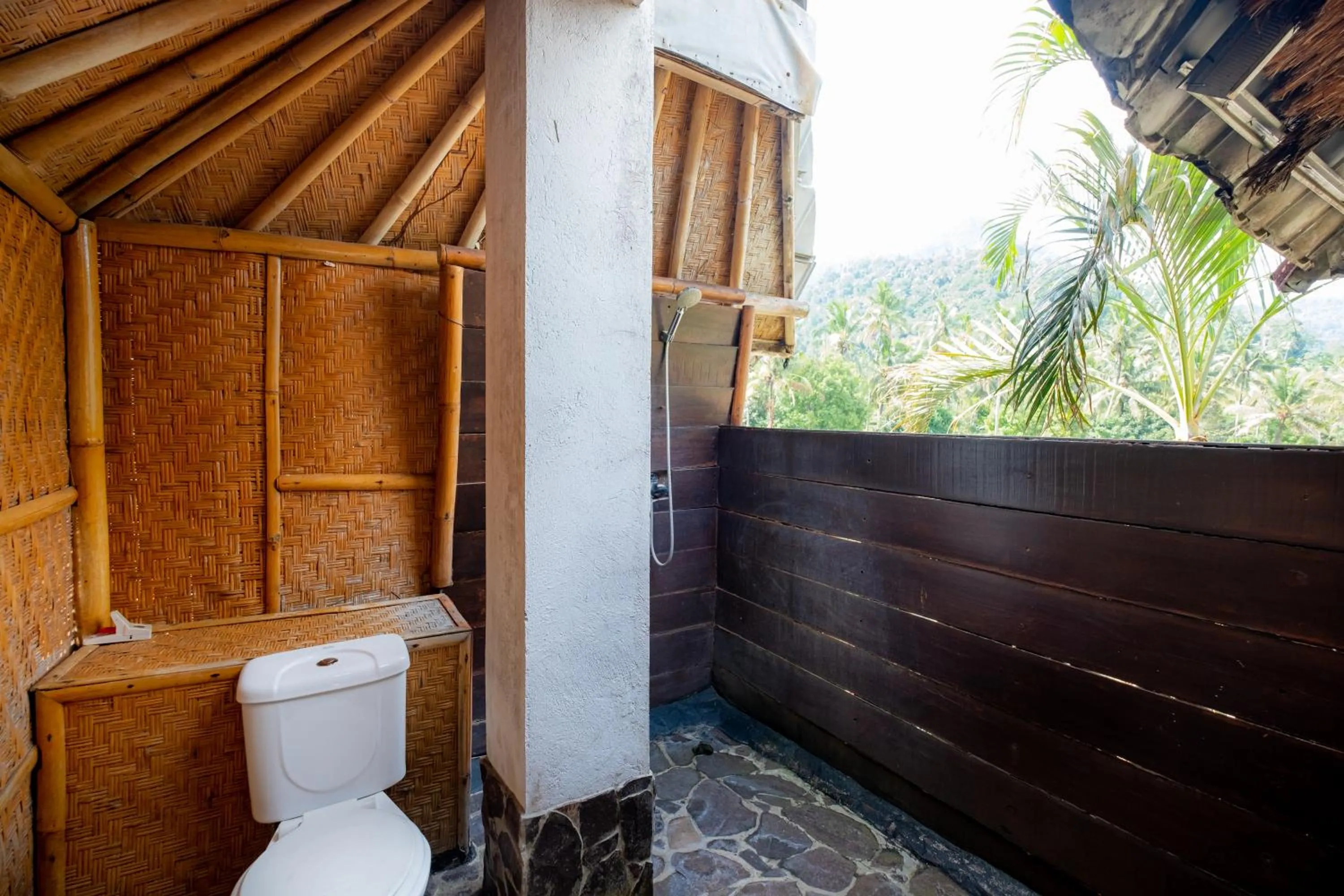 Toilet in Villa Manuk