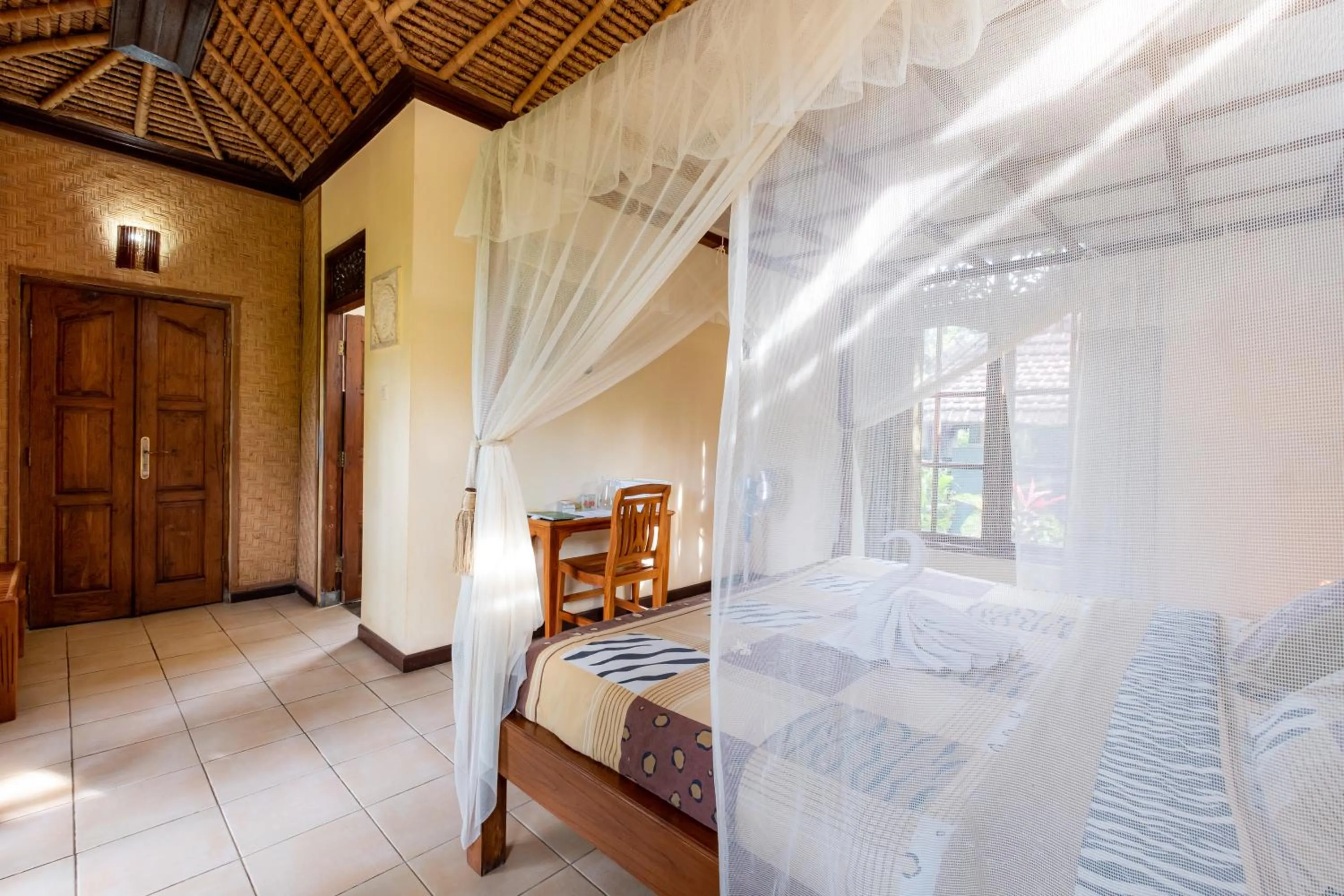 Bedroom, Bed in Villa Manuk