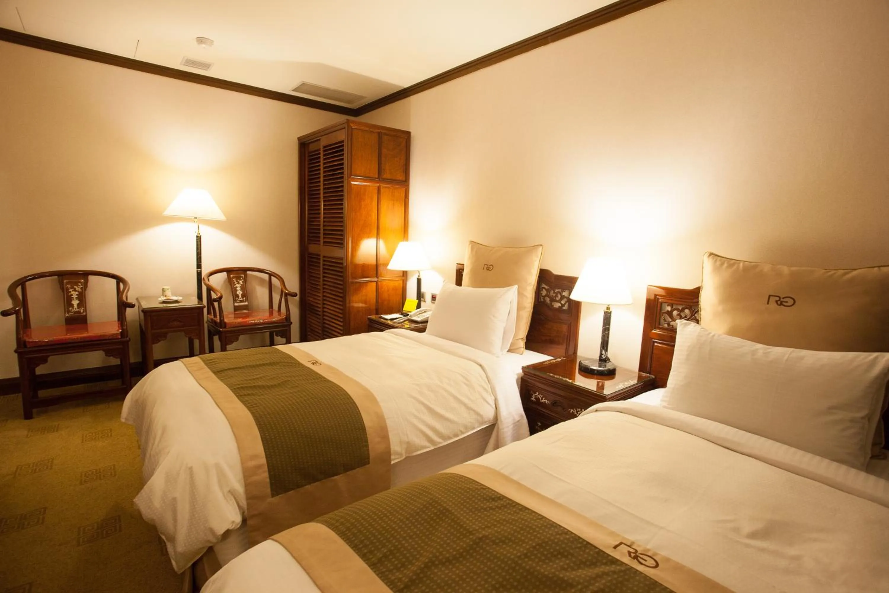 bunk bed, Bed in Rich Garden Hotel