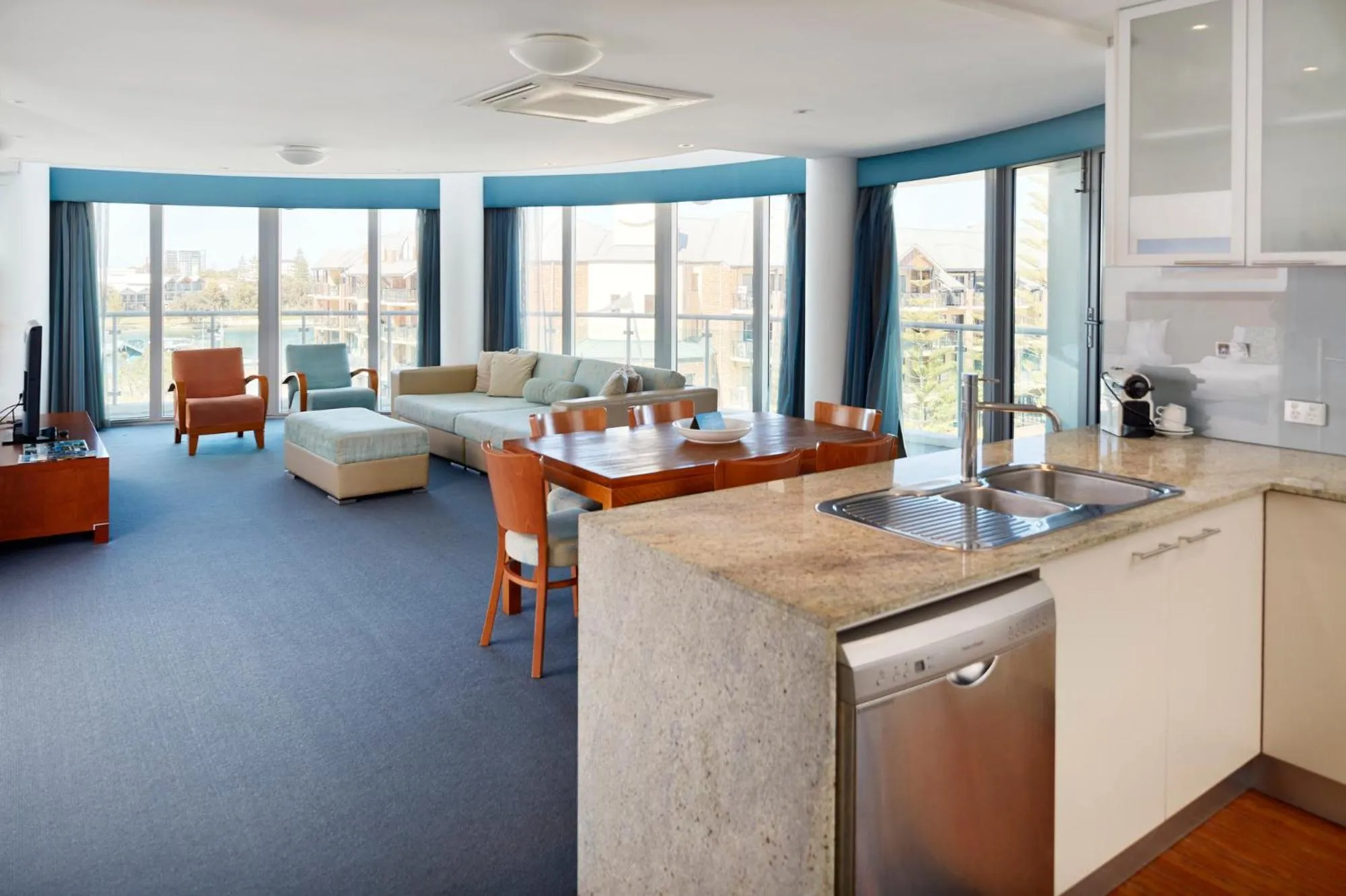 Kitchen or kitchenette in Seashells Mandurah