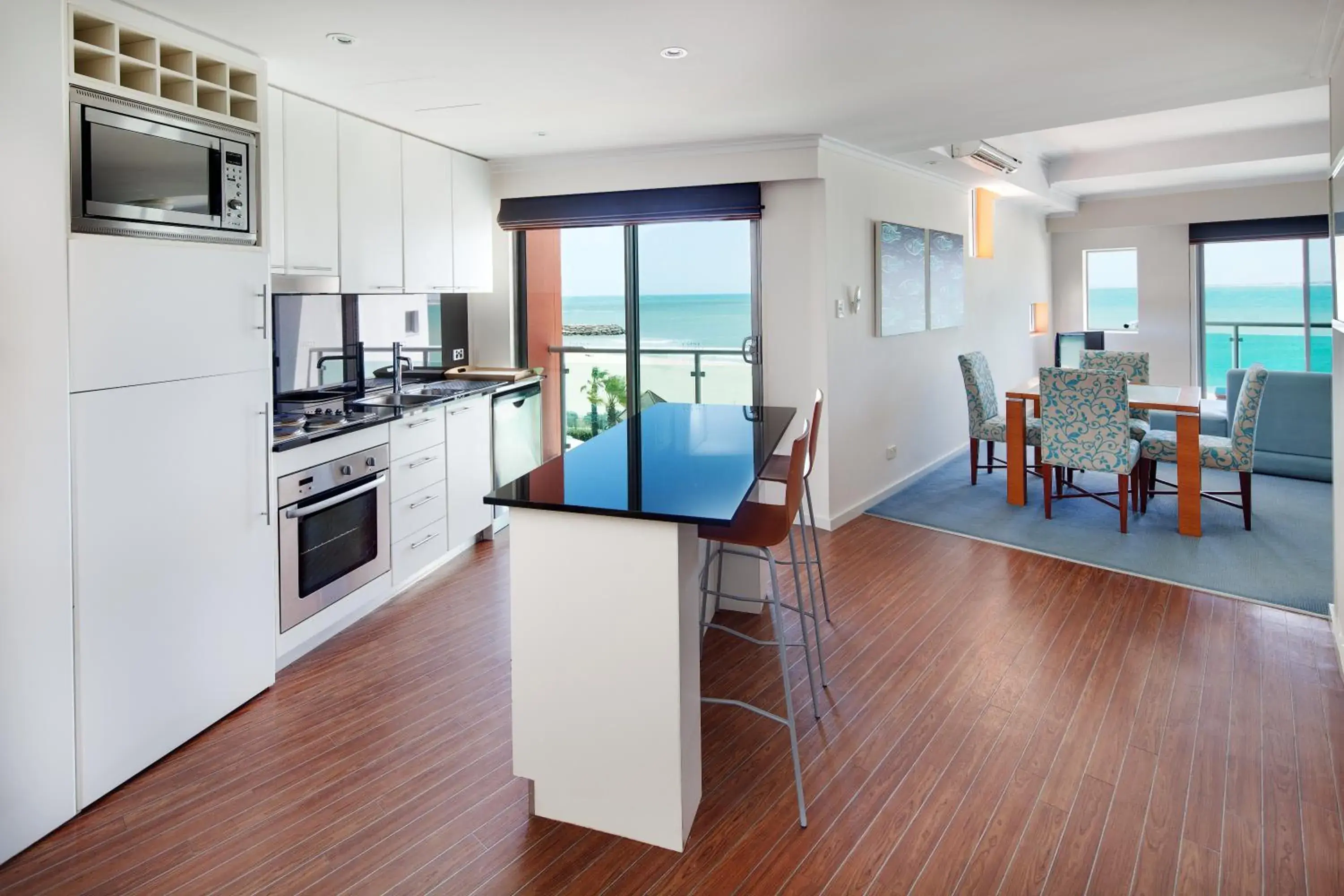 Kitchen or kitchenette in Seashells Mandurah Kitchen or kitchenette in Seashells Mandurah