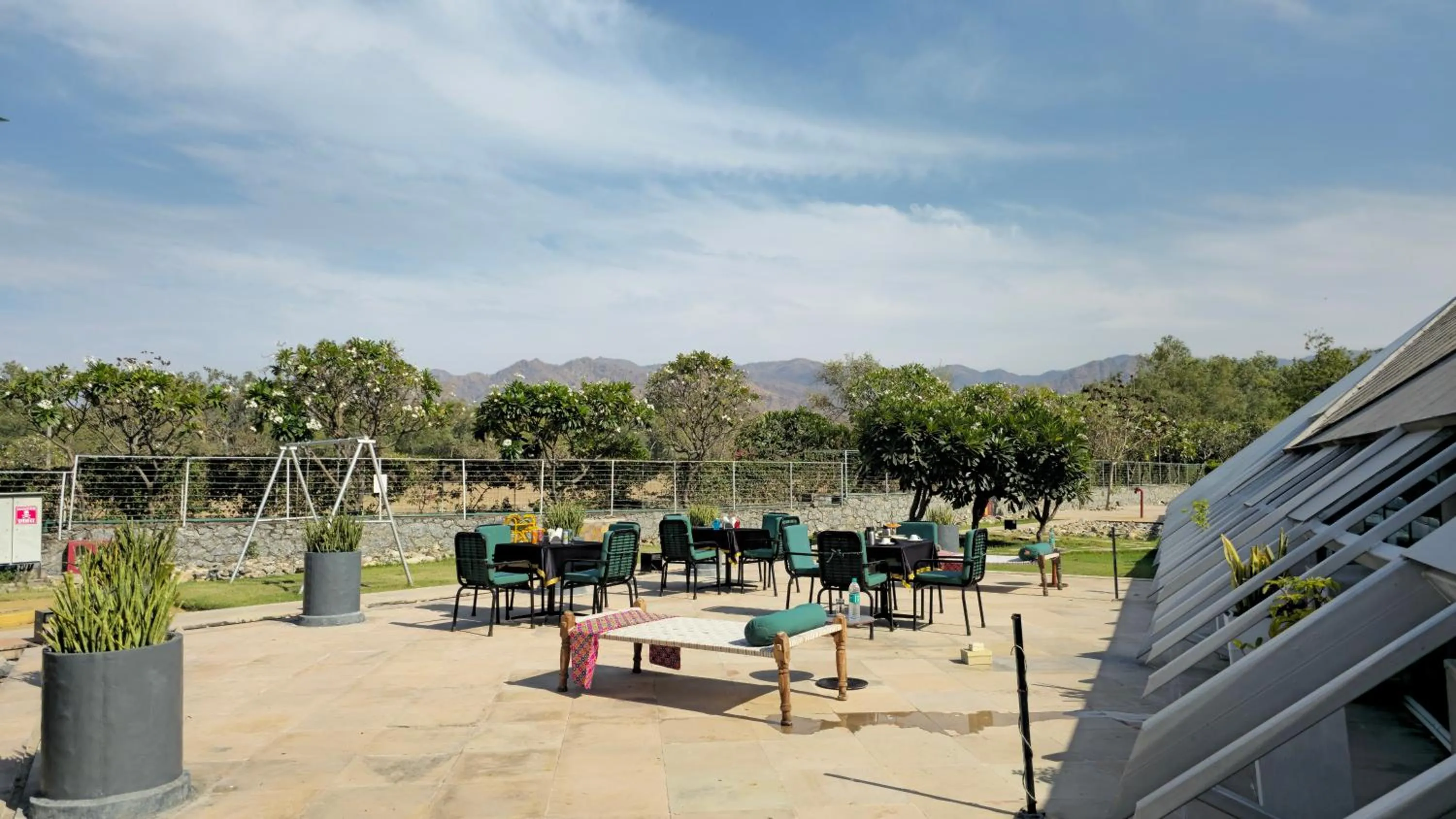 Restaurant/places to eat in Mana Ranakpur
