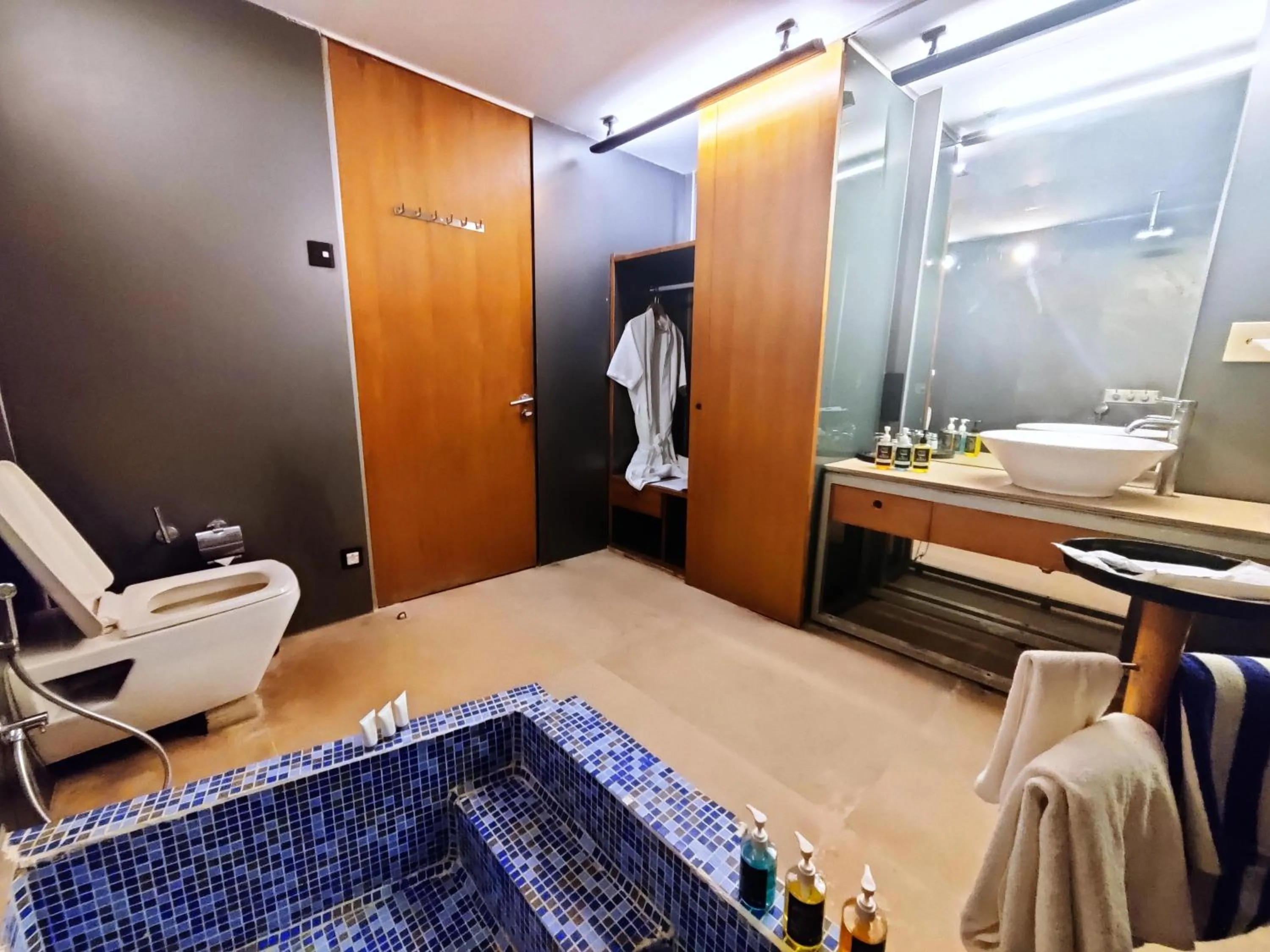 Bathroom in Mana Ranakpur