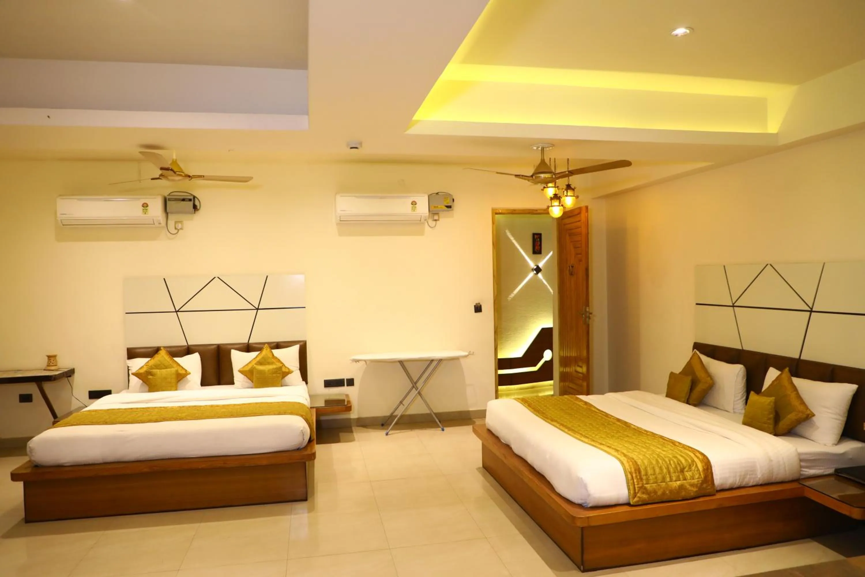 Bed in Hotel Grand Kailash,Kotdwara