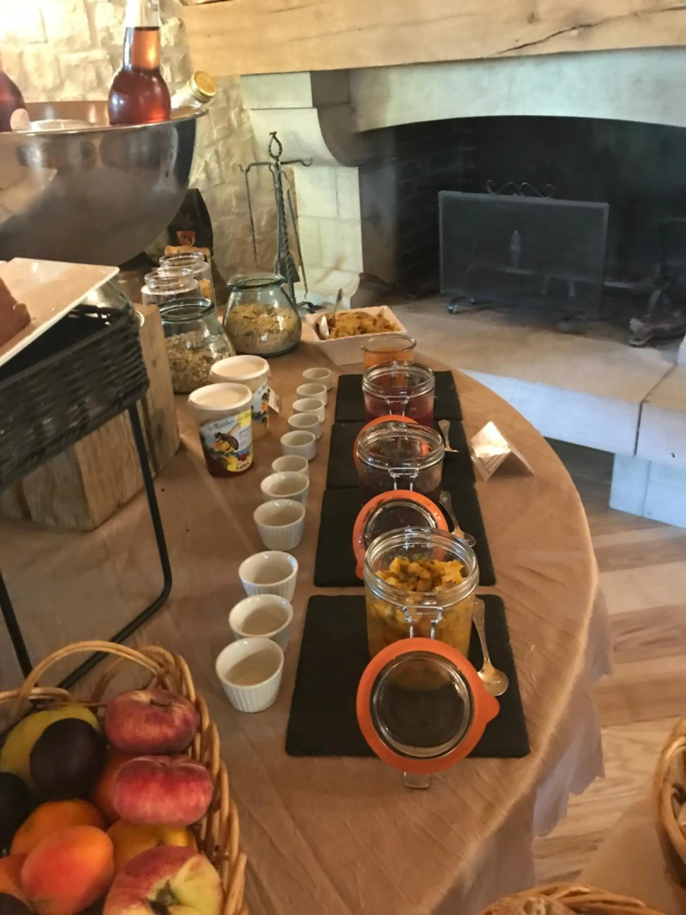 Buffet breakfast in Le Tillau