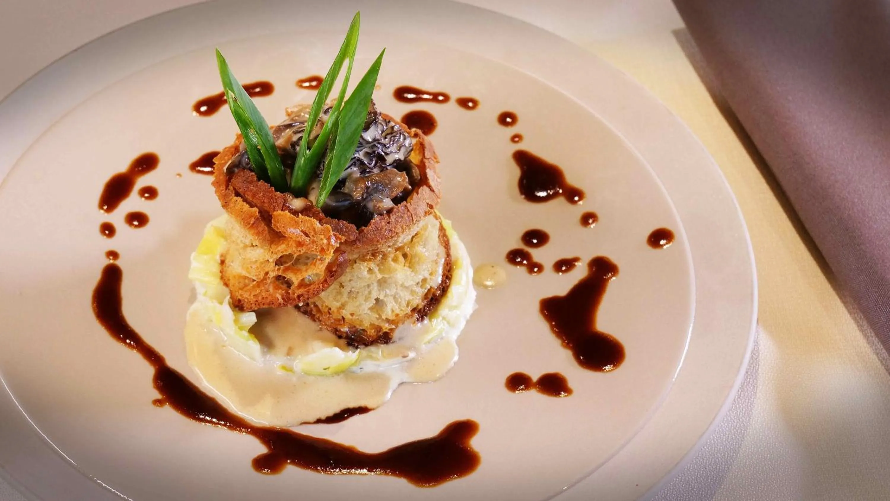 Restaurant/places to eat in Le Tillau