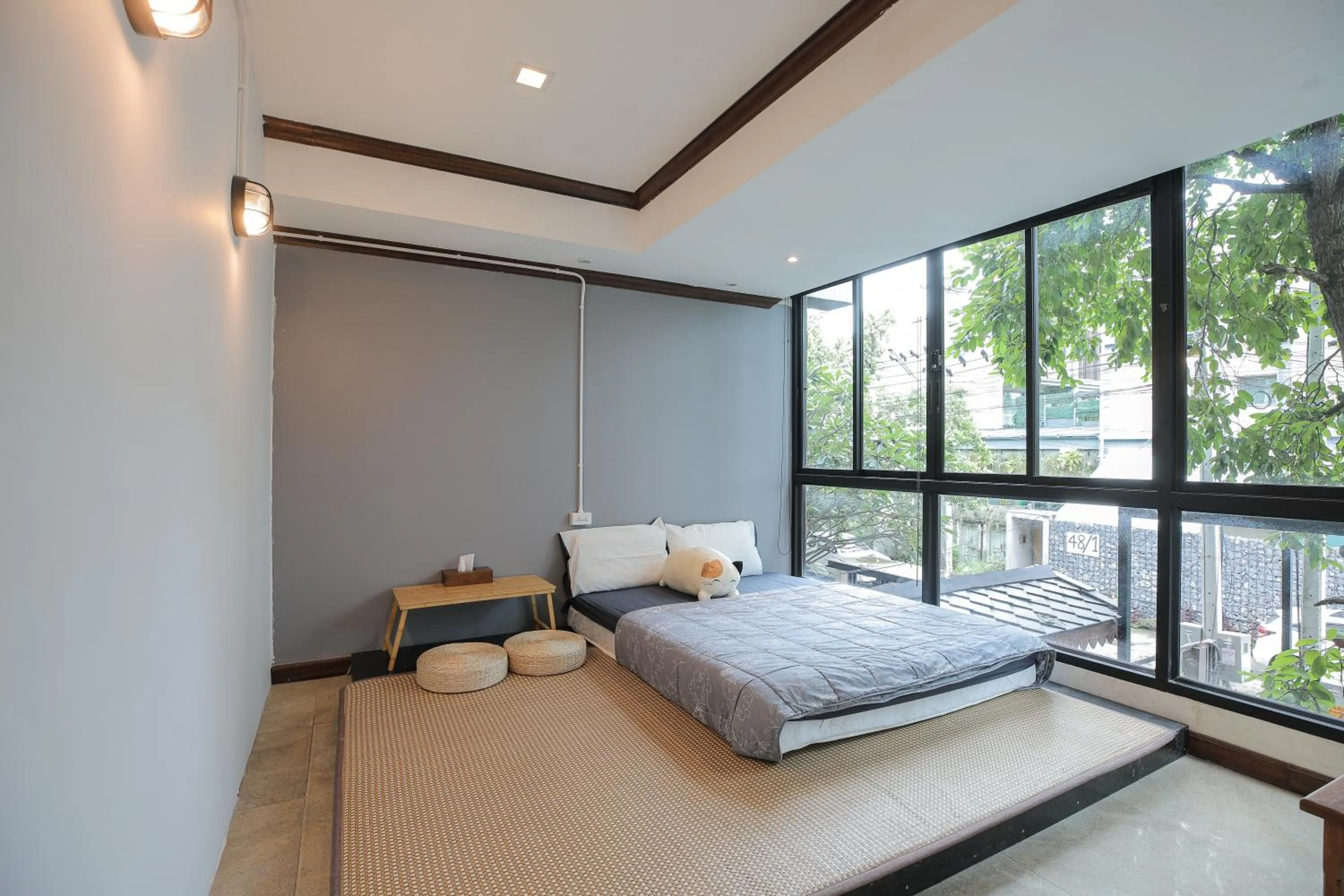 Photo of the whole room, Bed in Arbor's house