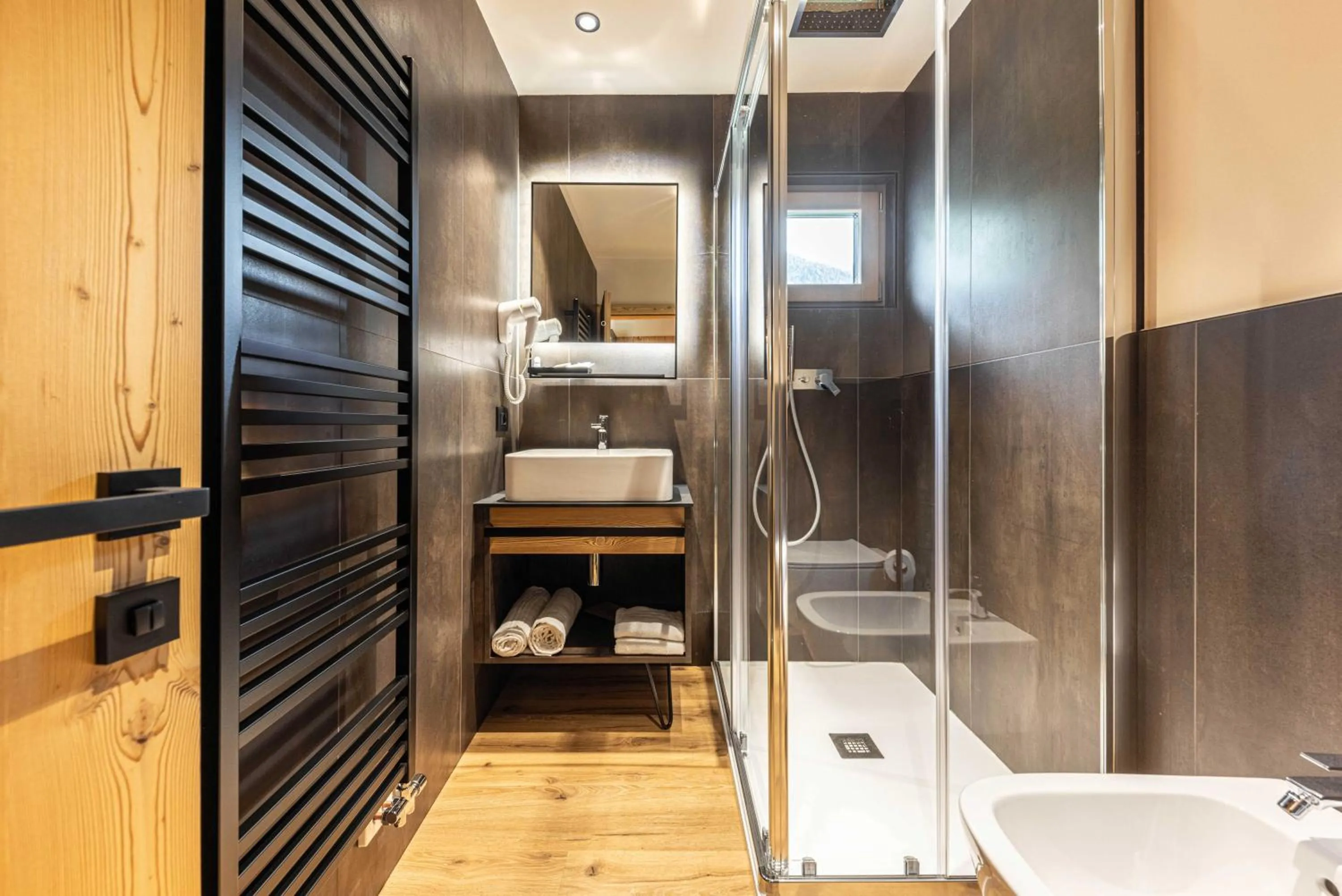 Shower in Hotel Laste'