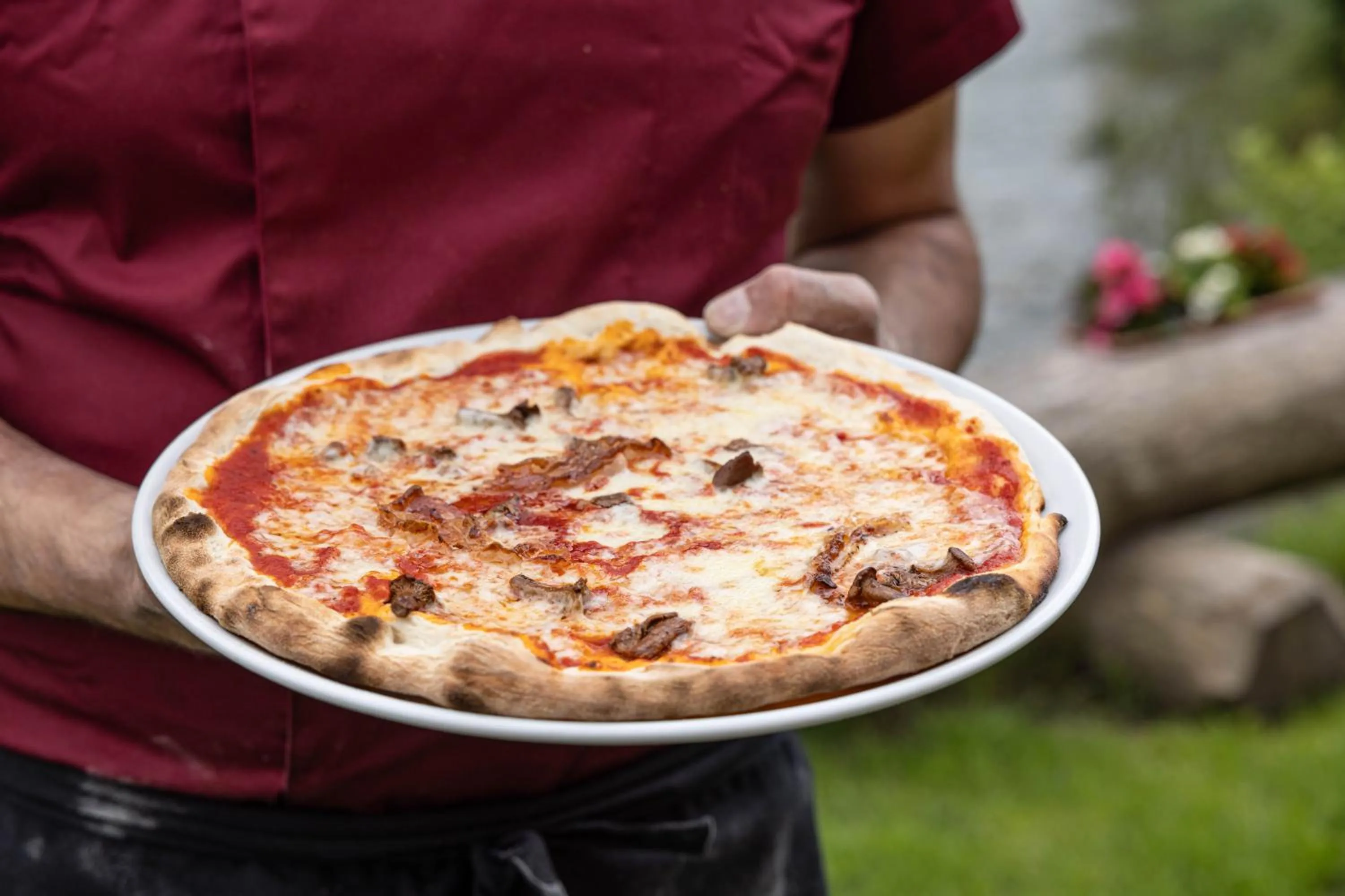 Restaurant/places to eat in Hotel Laste'