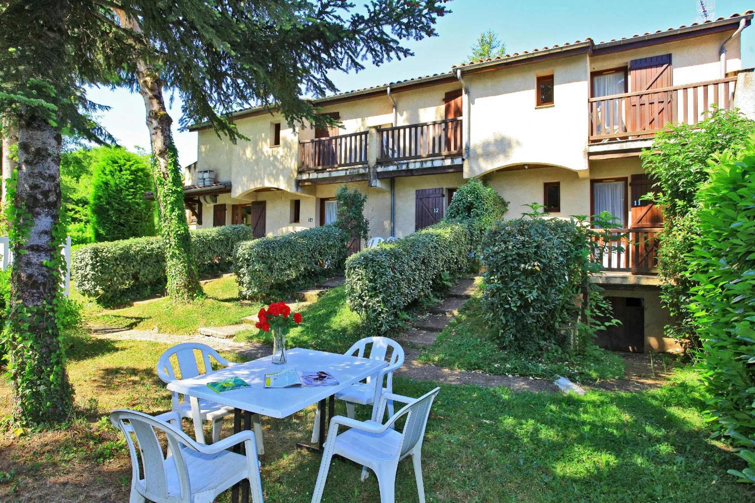 Property building in Le Clos Grand