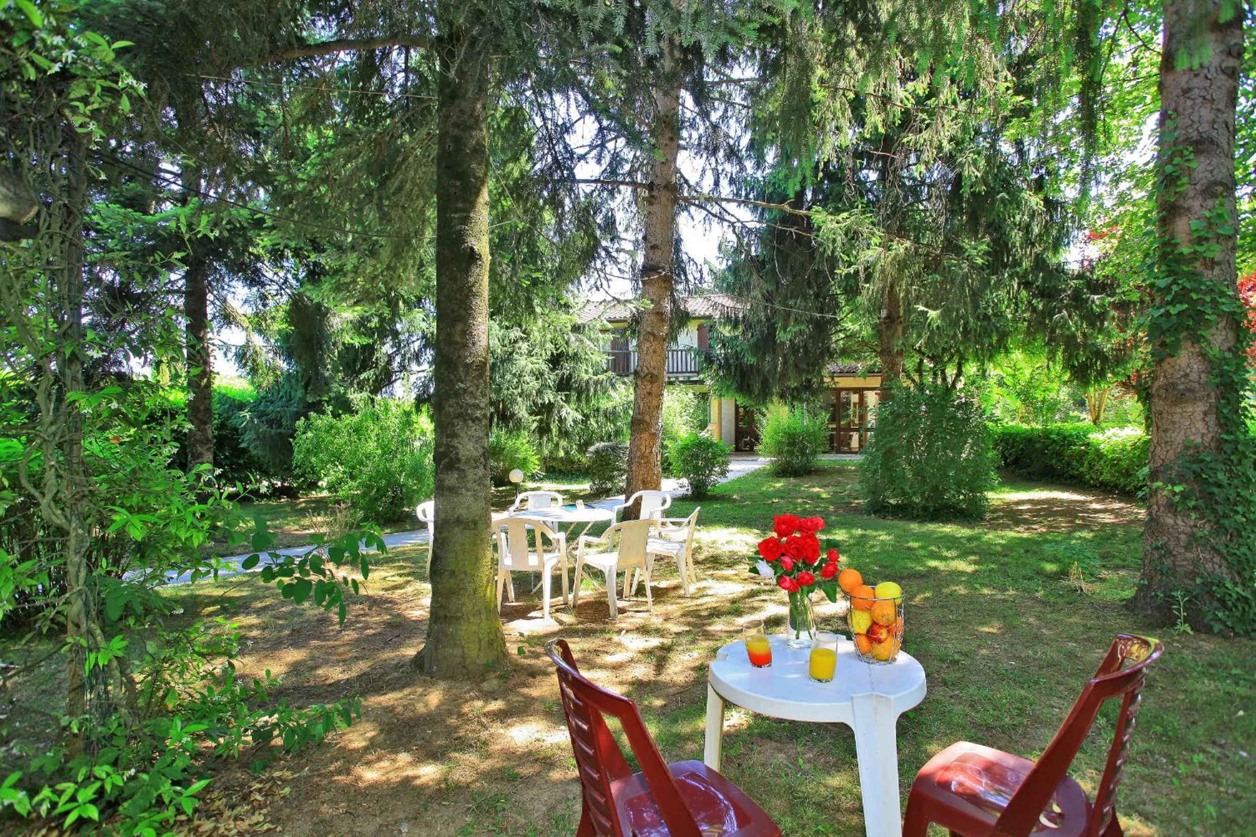 Day in Le Clos Grand