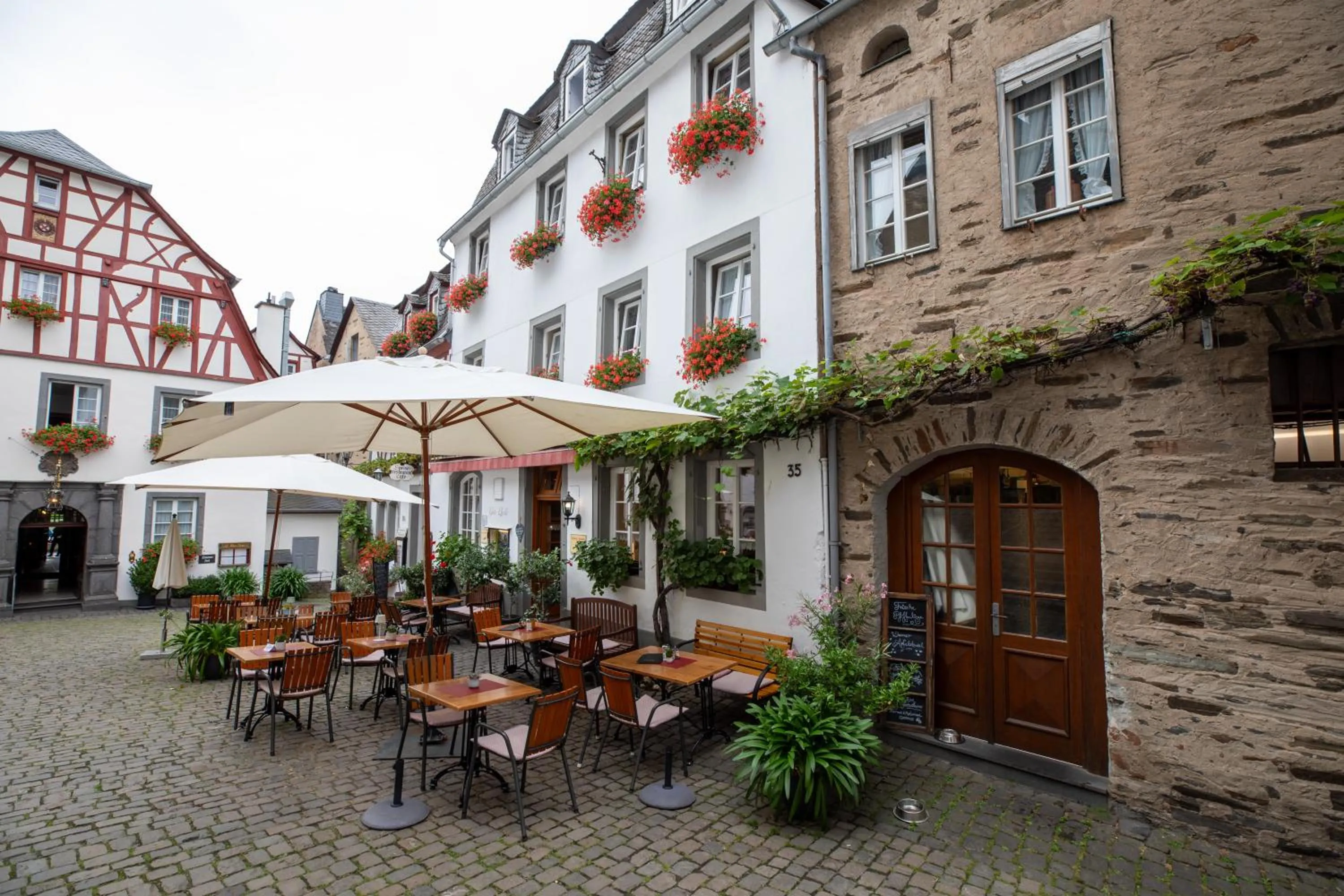 Restaurant/places to eat in Hotel Gute Quelle