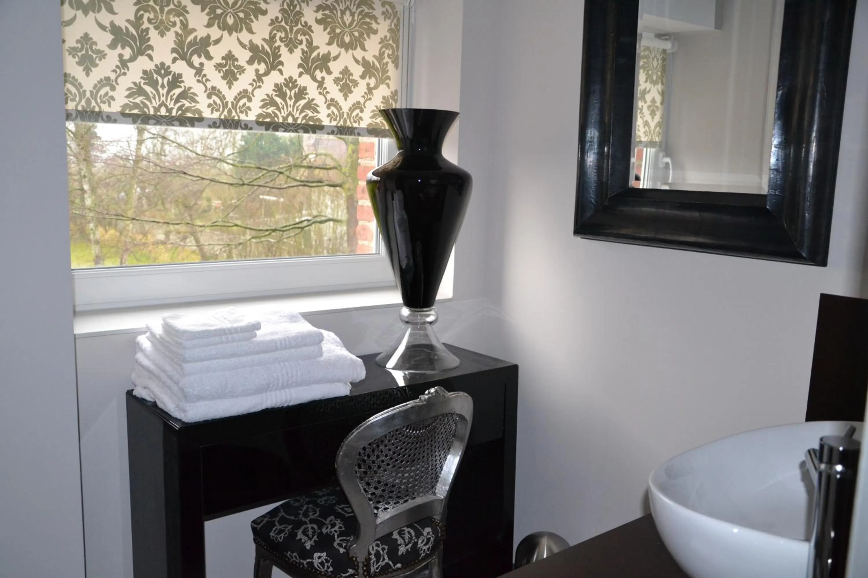 Day in Au Petit Manoir