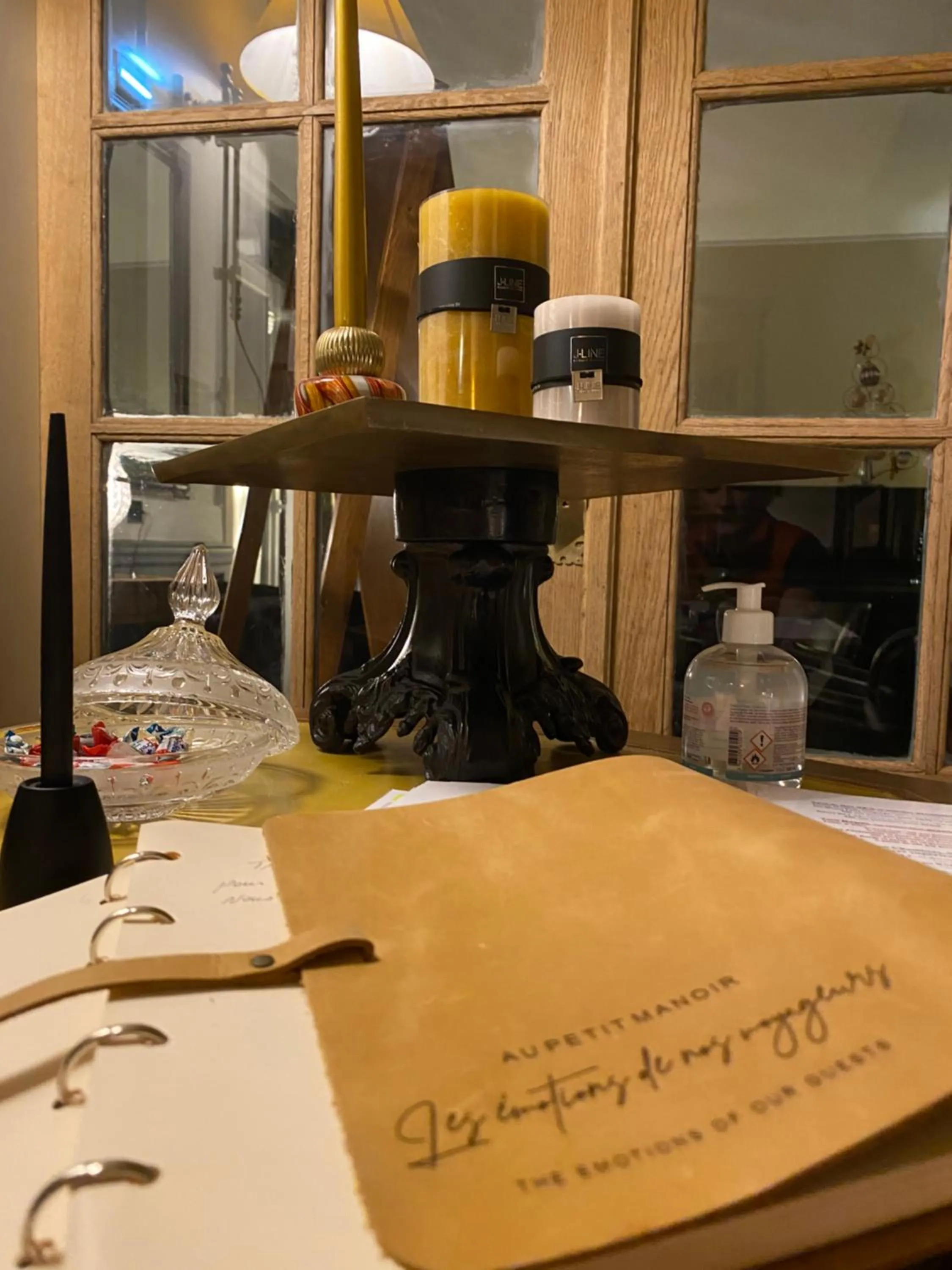 Lobby or reception in Au Petit Manoir