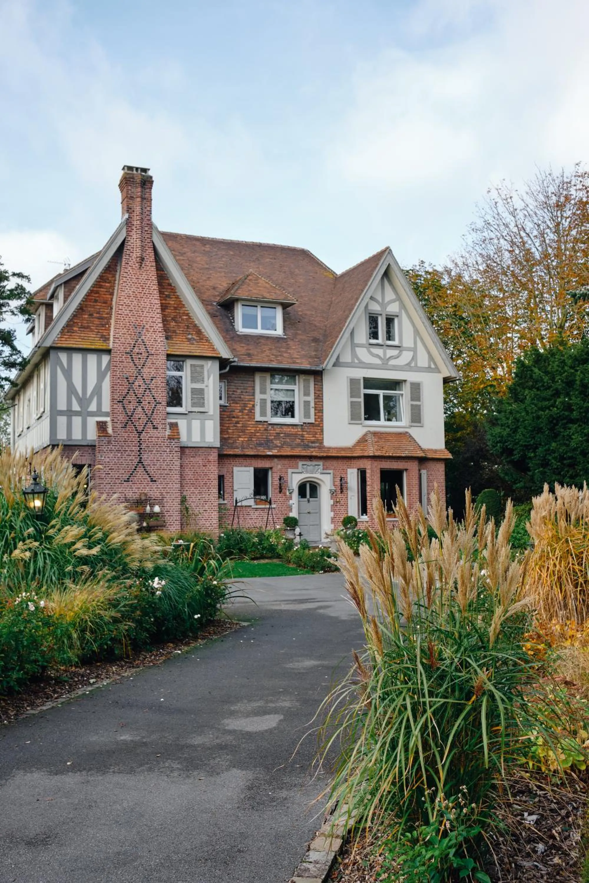 Property building in Au Petit Manoir