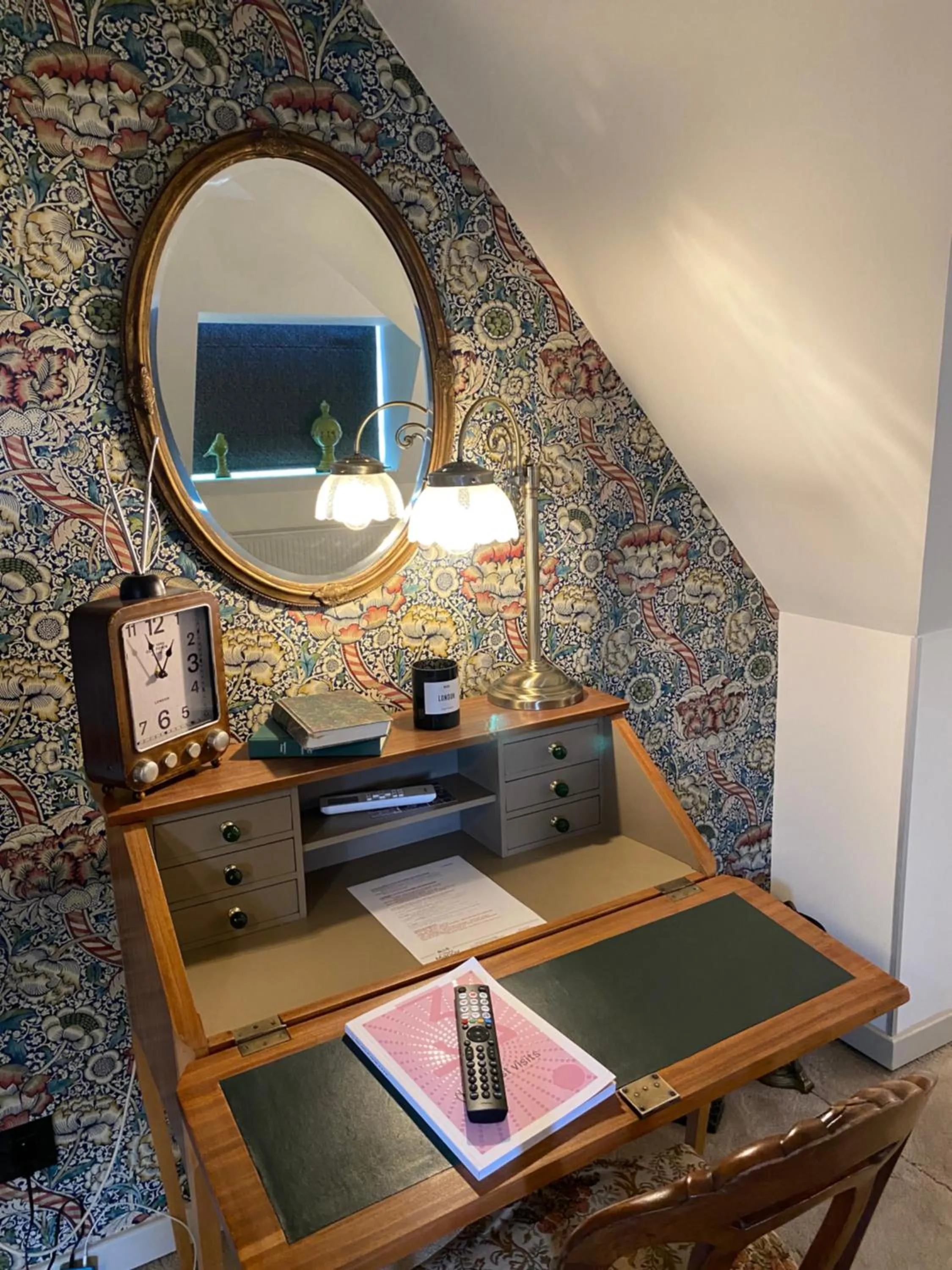 Seating area in Au Petit Manoir