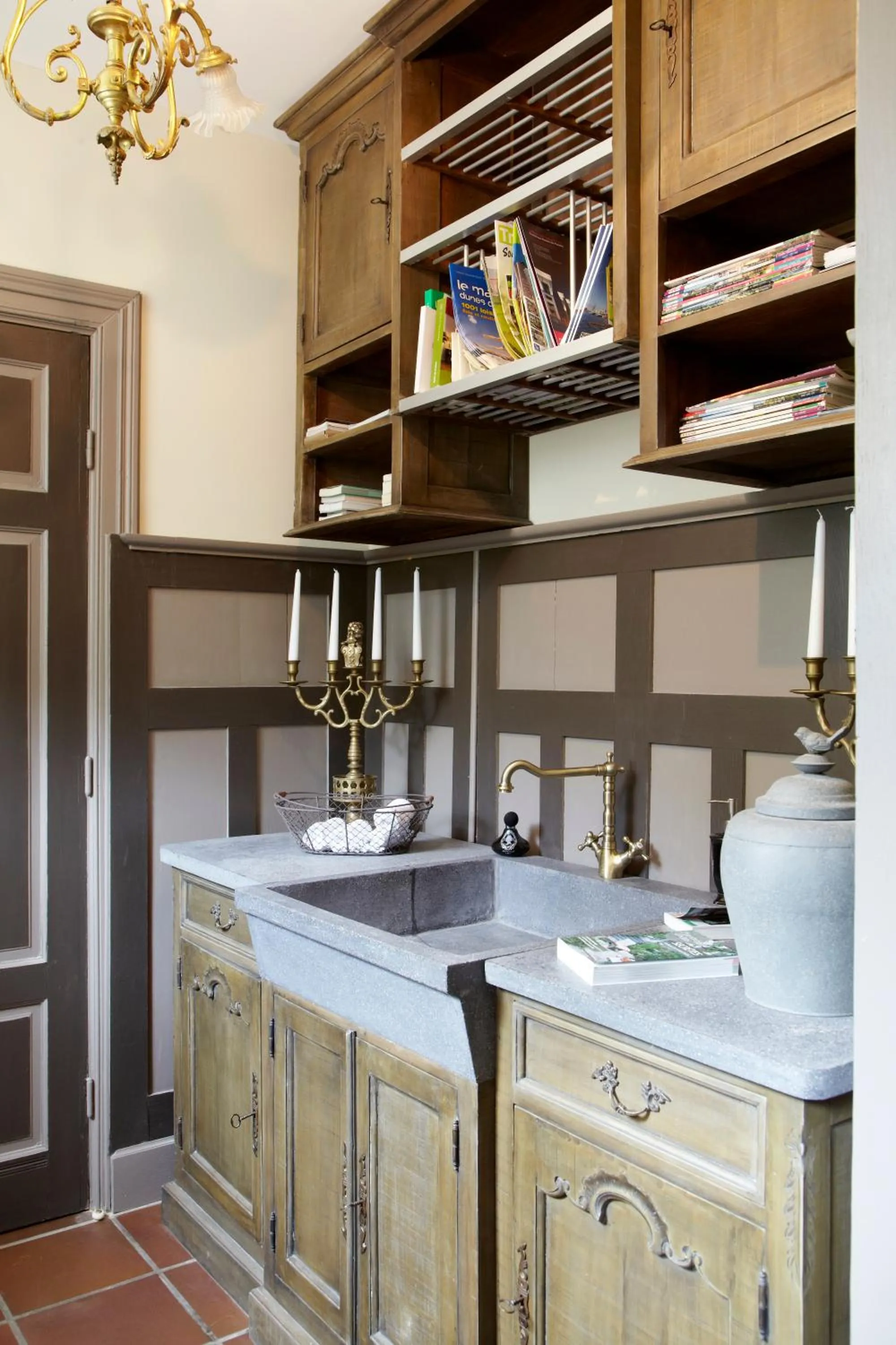 Kitchen or kitchenette in Au Petit Manoir