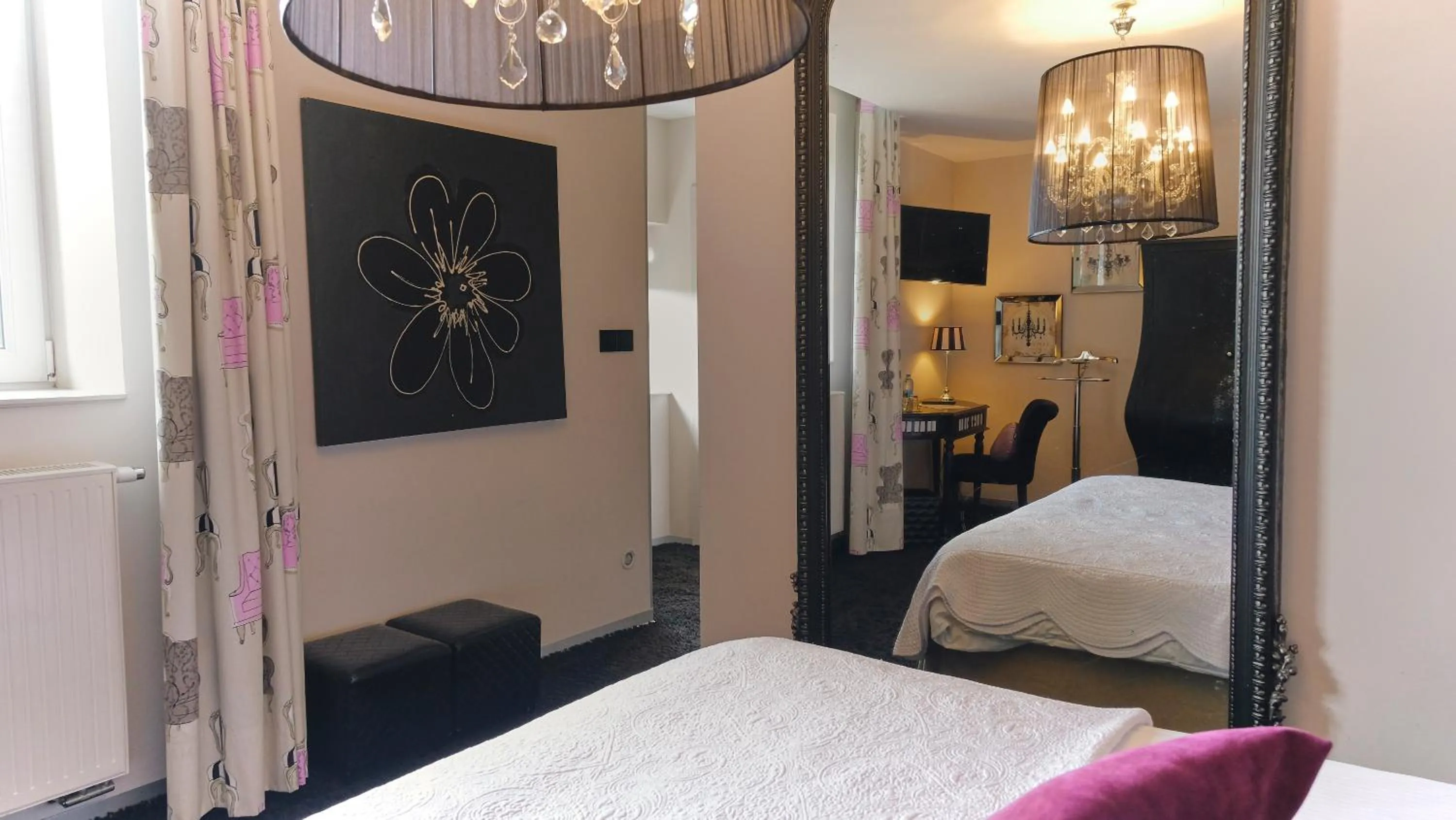 Bed in Au Petit Manoir