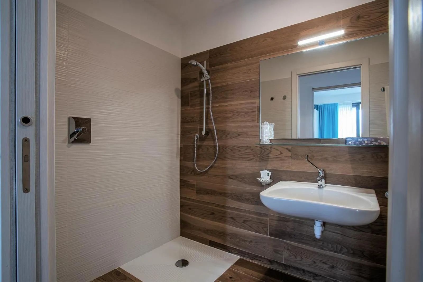 Shower in Aparthotel Miramare