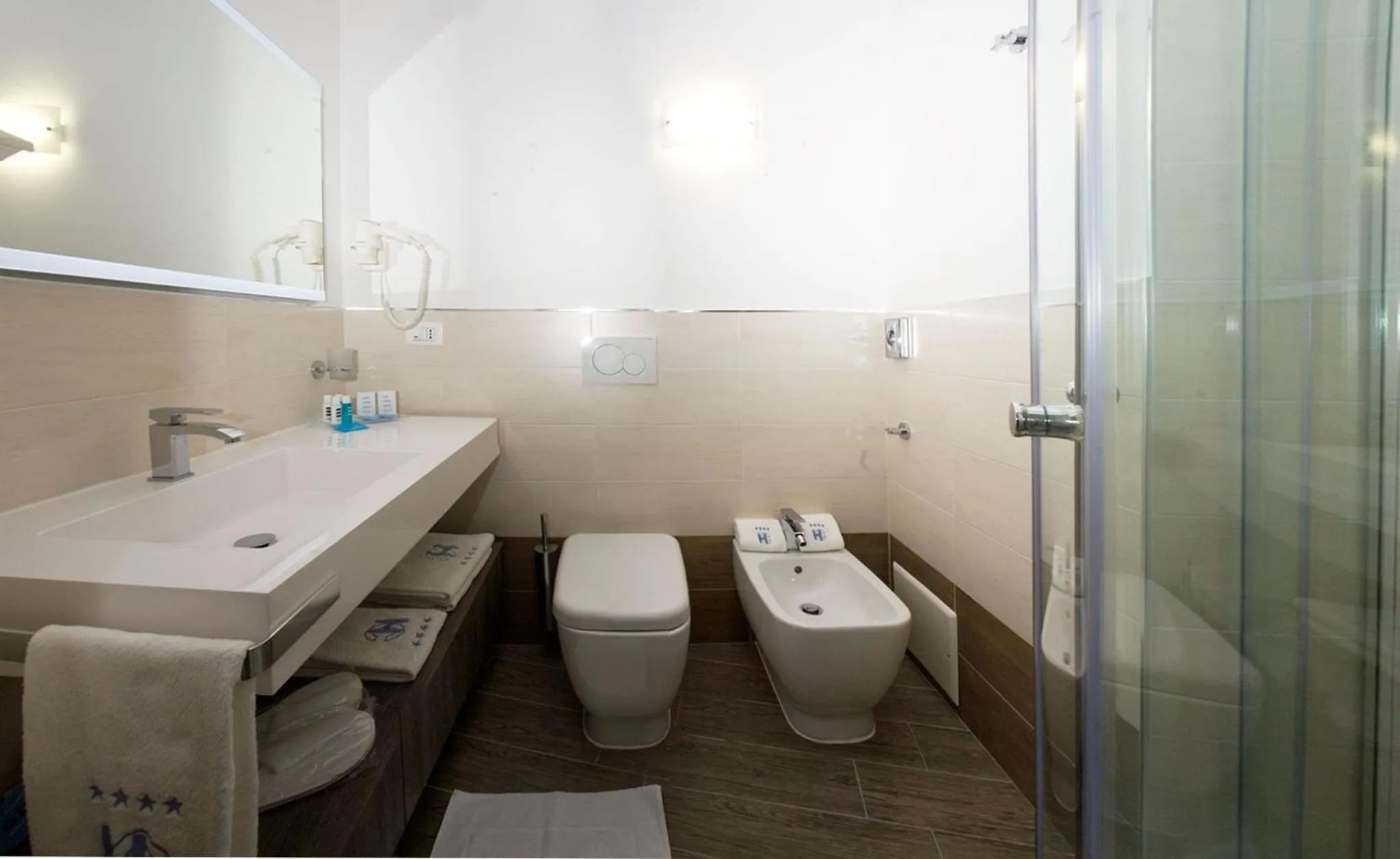 Bathroom in Hotel Corallo