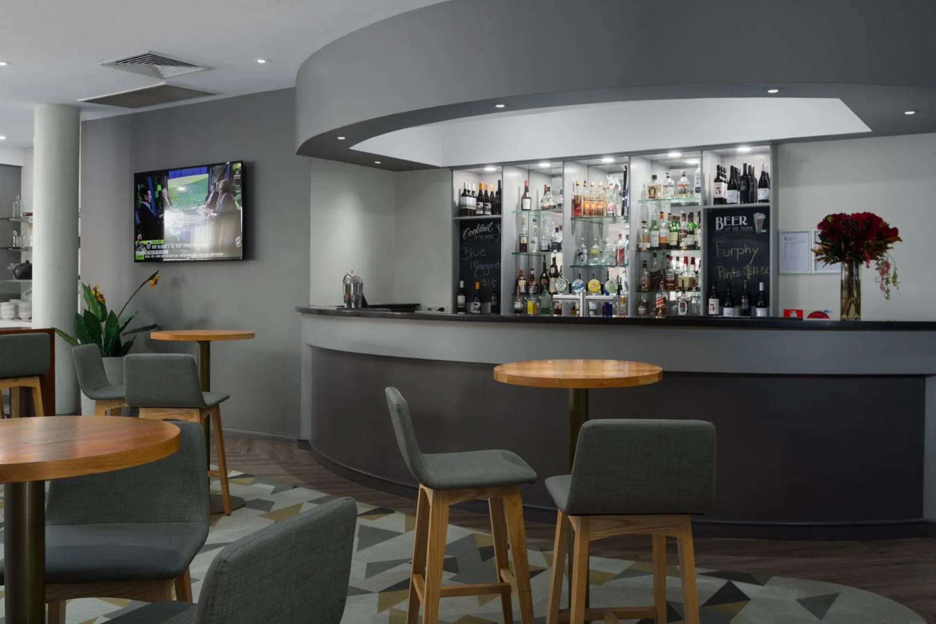 Lounge or bar in Rydges Bankstown