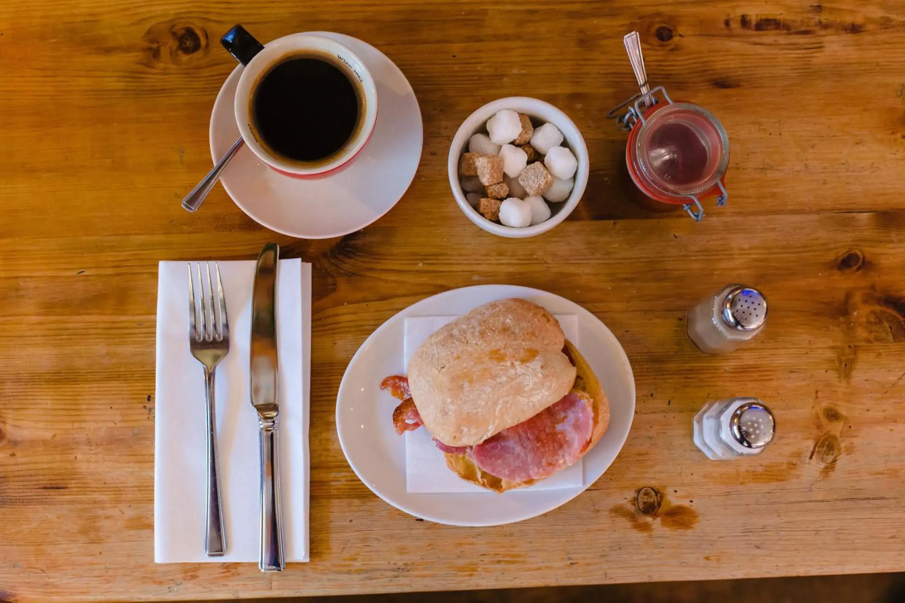 Dining area in The Fitzrovia Belle Hotel Dining area in The Fitzrovia Belle Hotel
