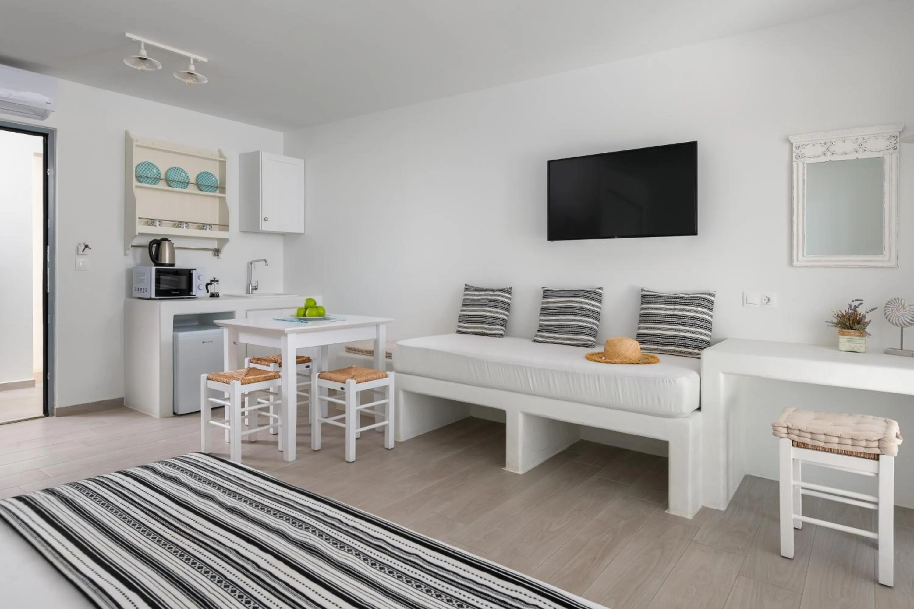 Stegna Akti Luxury Suites