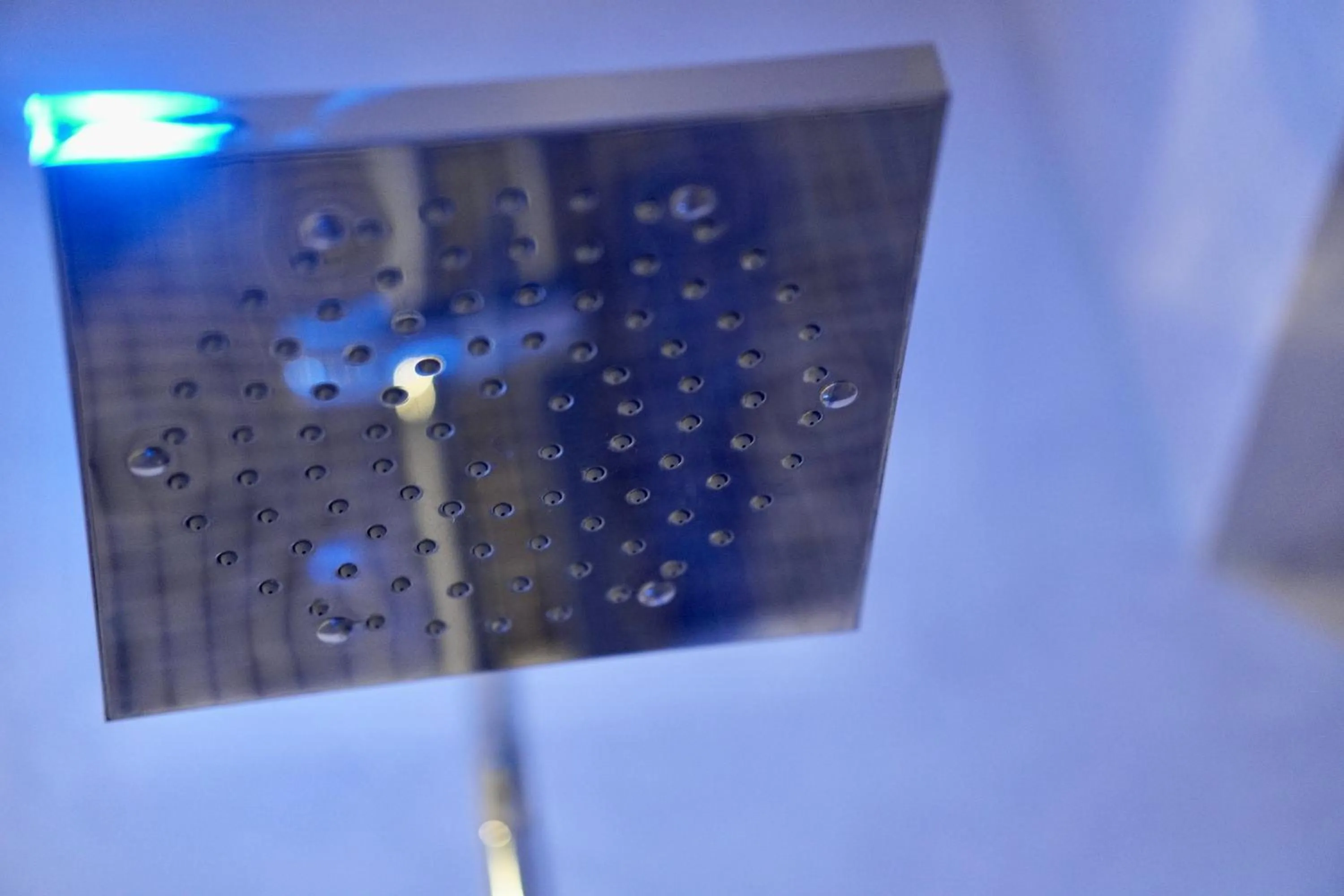 Shower in Hotel Aurora