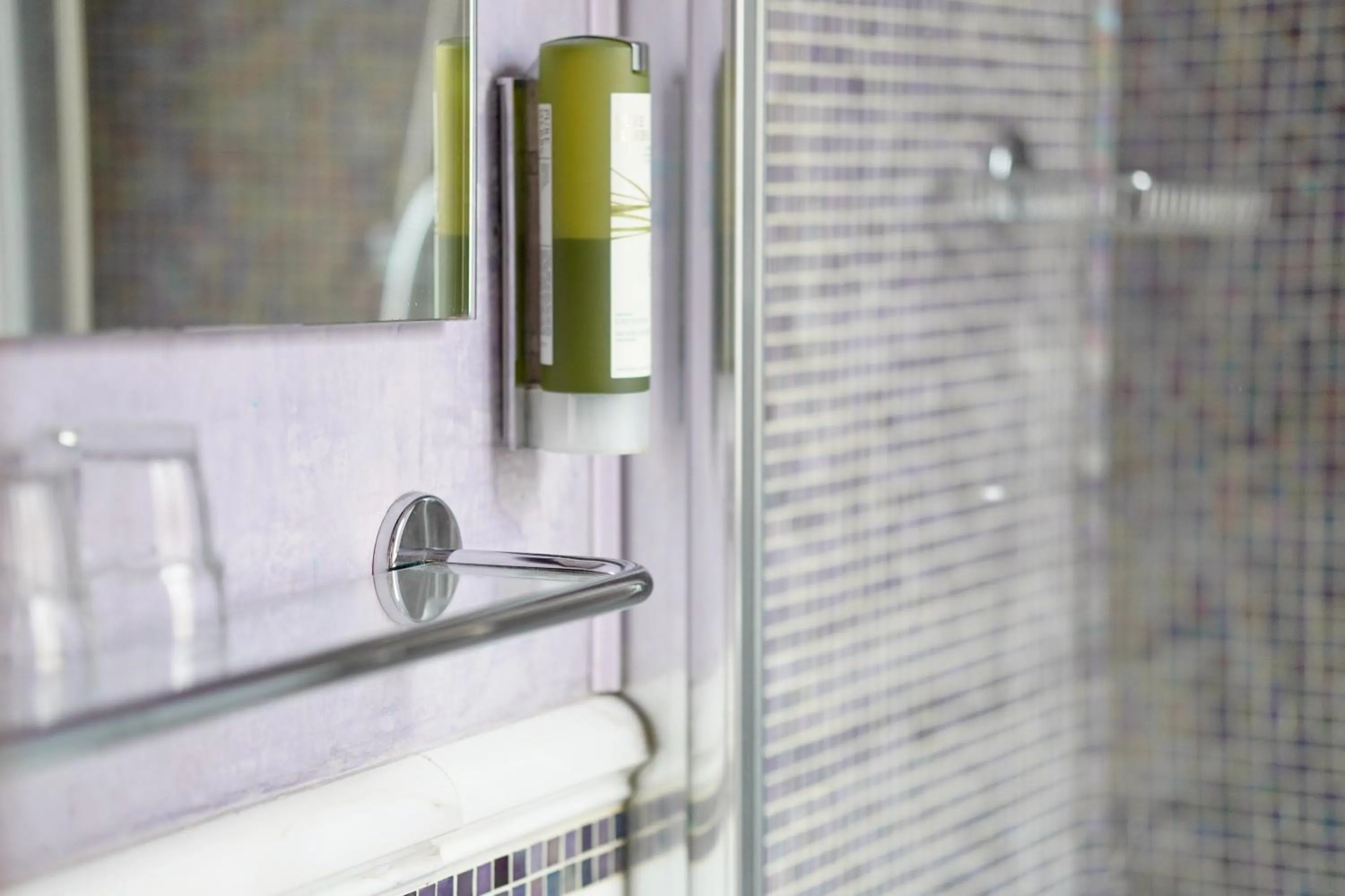 Shower in Hotel Aurora