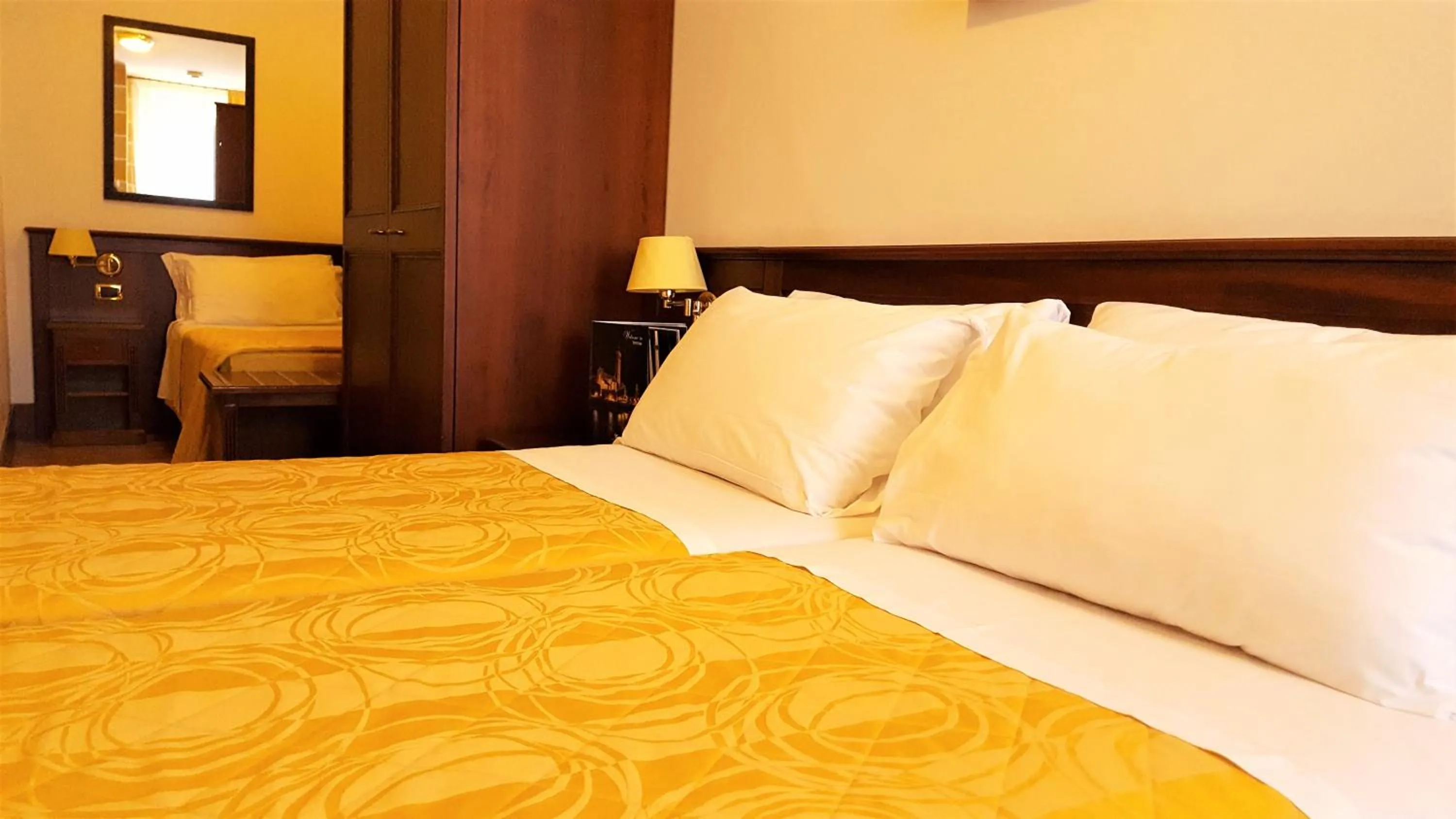 Bedroom, Bed in Hotel Aurora