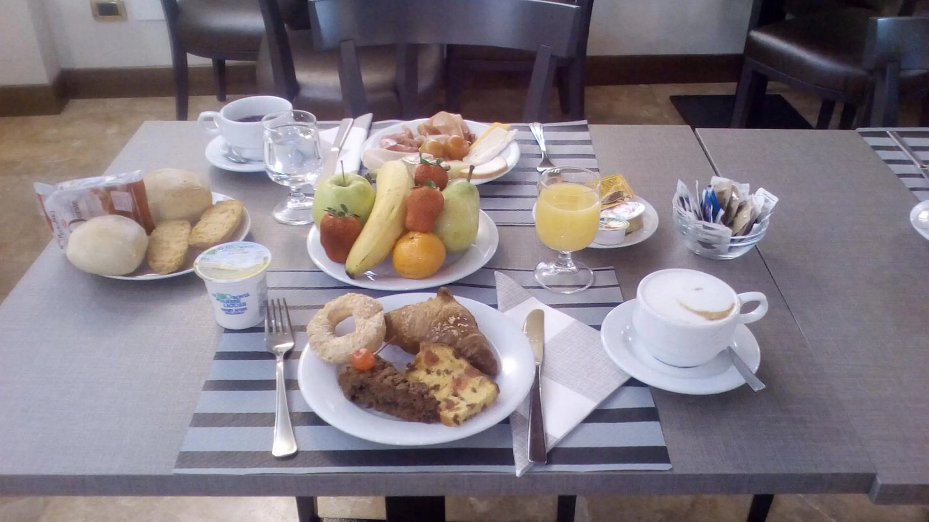 Buffet breakfast in Hotel Aurora