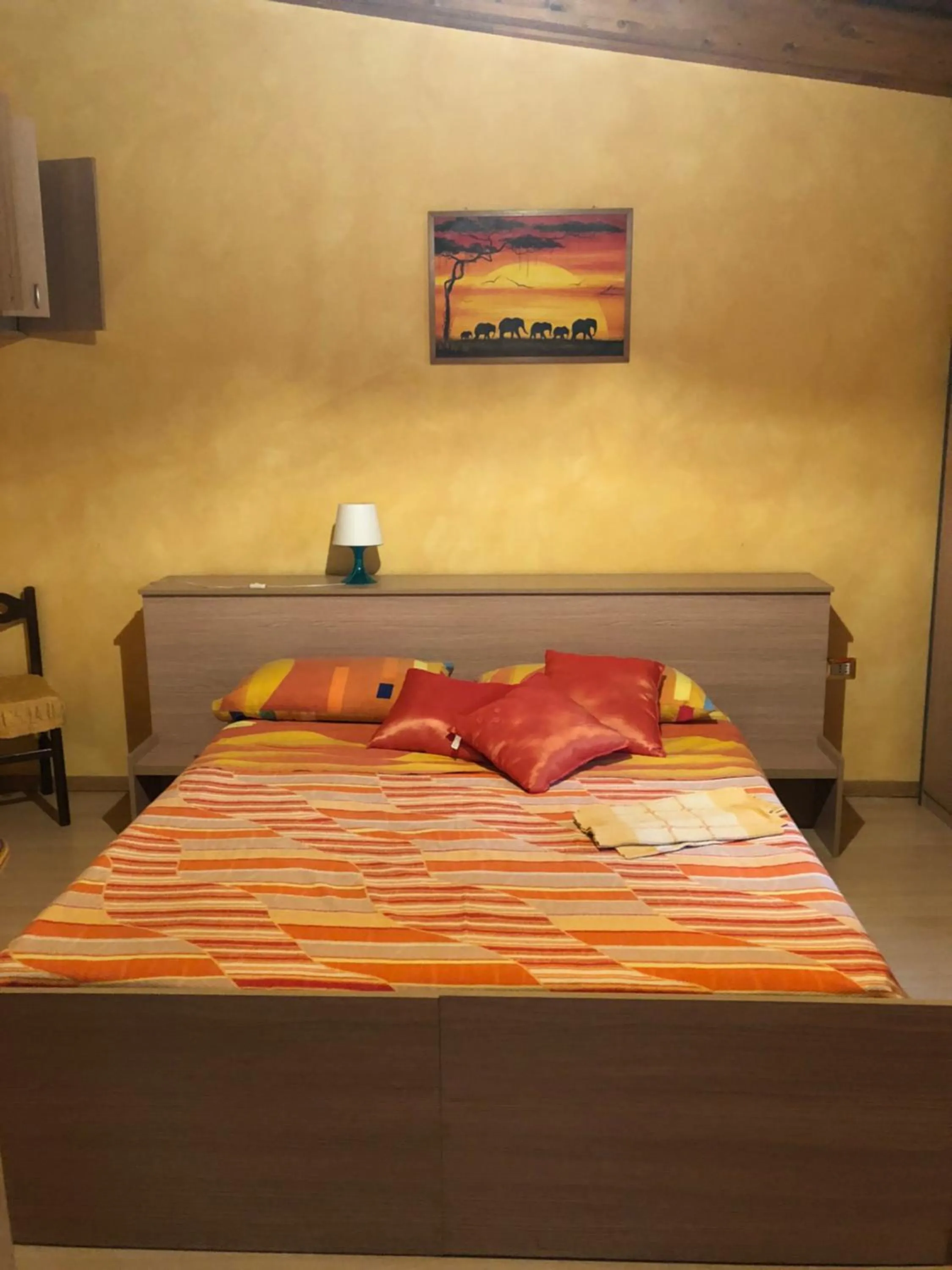 Property building, Bed in B&B Melius