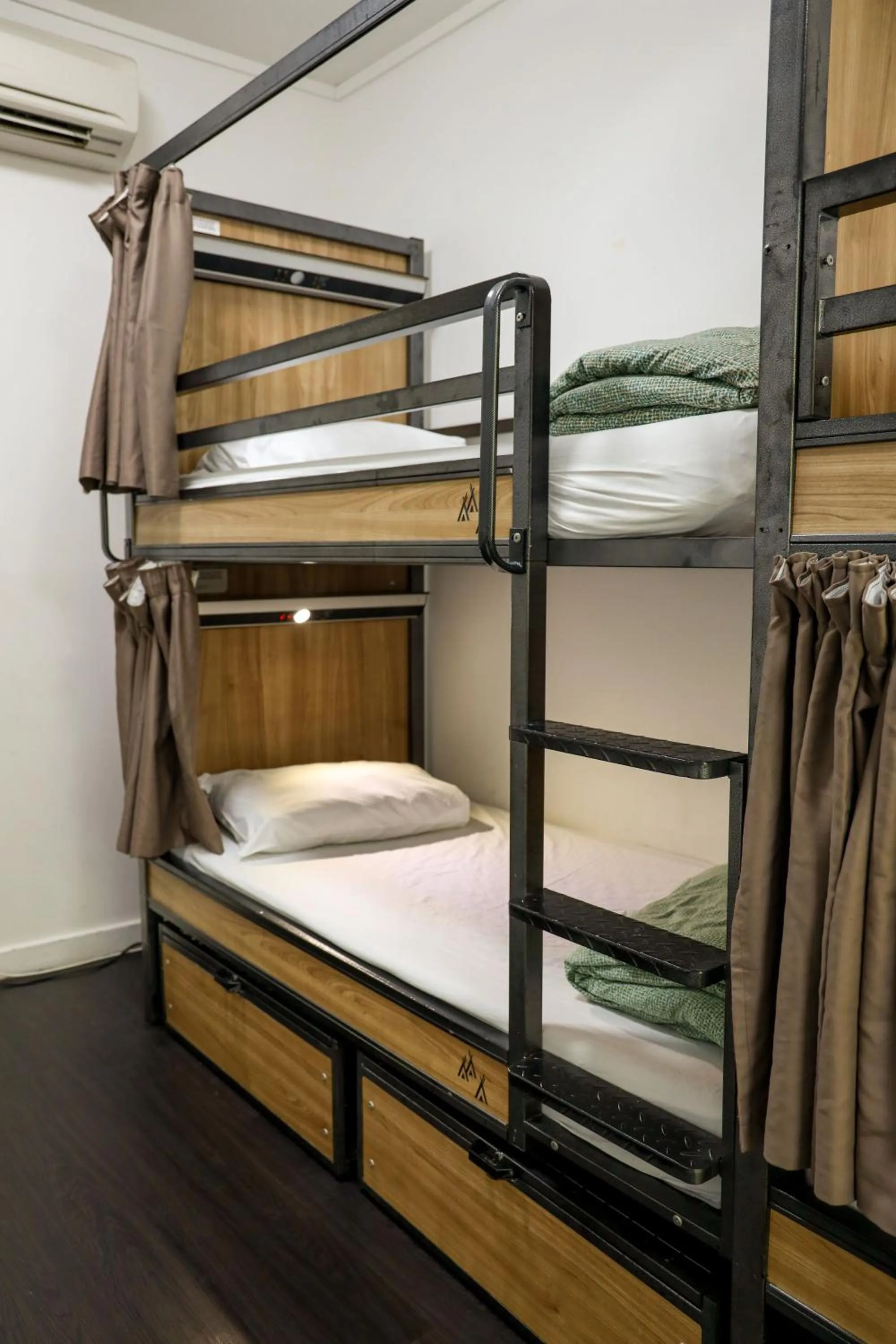 Bed in Base Sydney Hostel