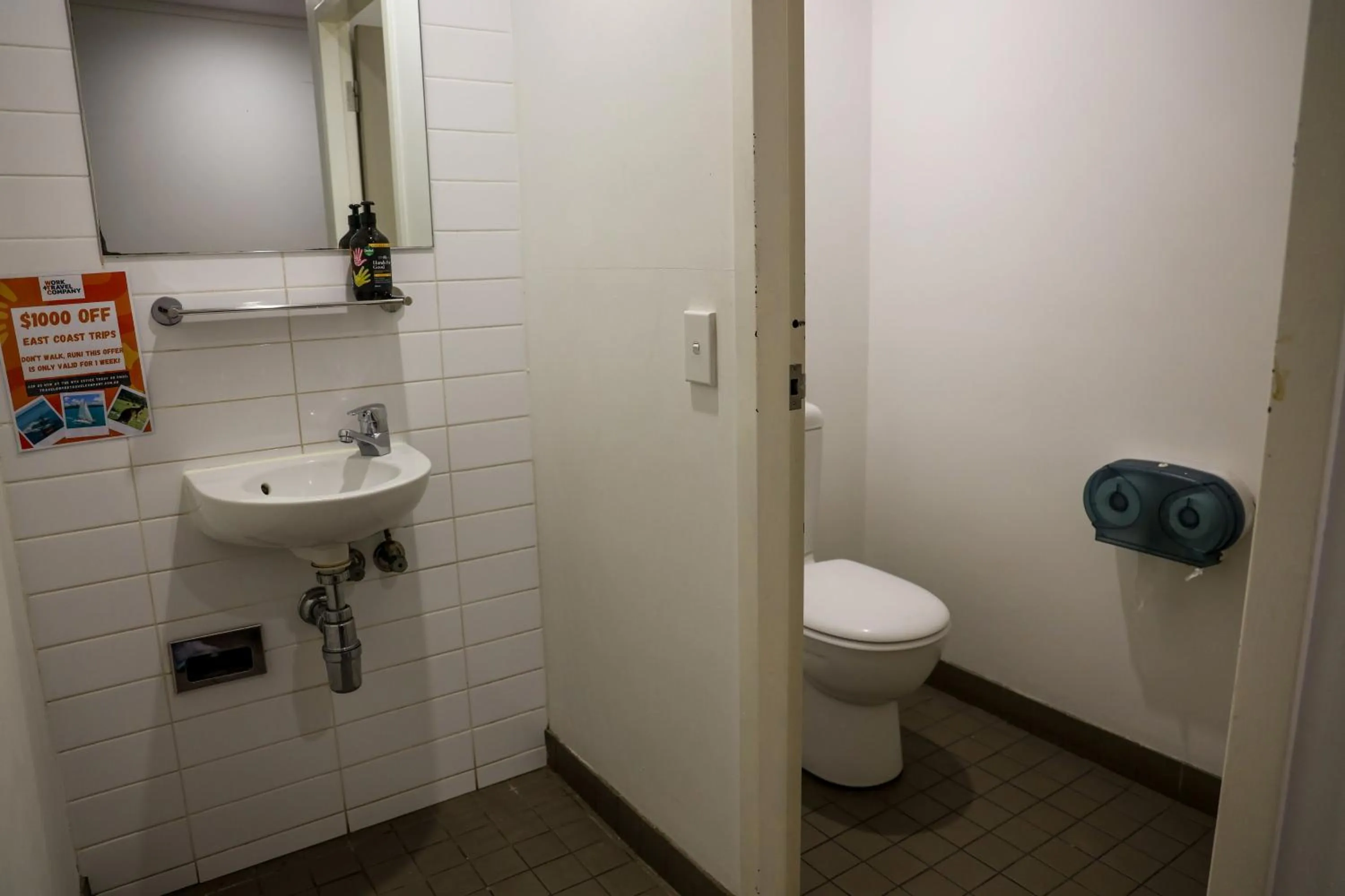 Bathroom in Base Sydney Hostel