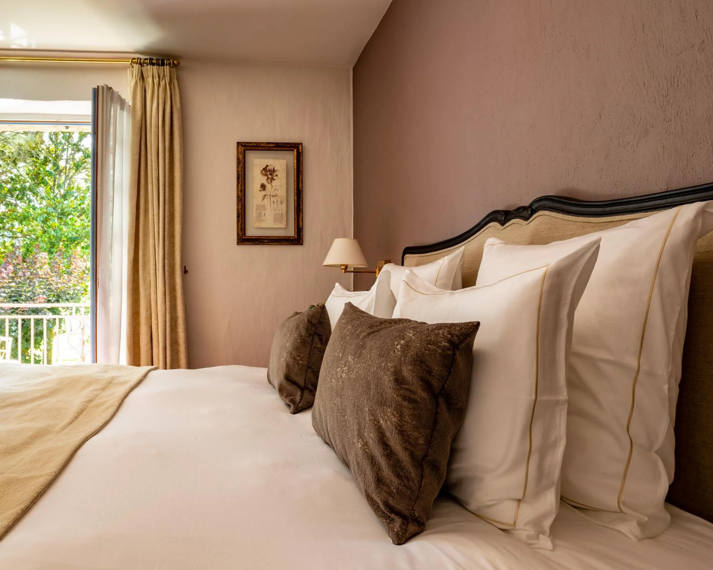 Bed in Hotel Restaurant Le Centenaire