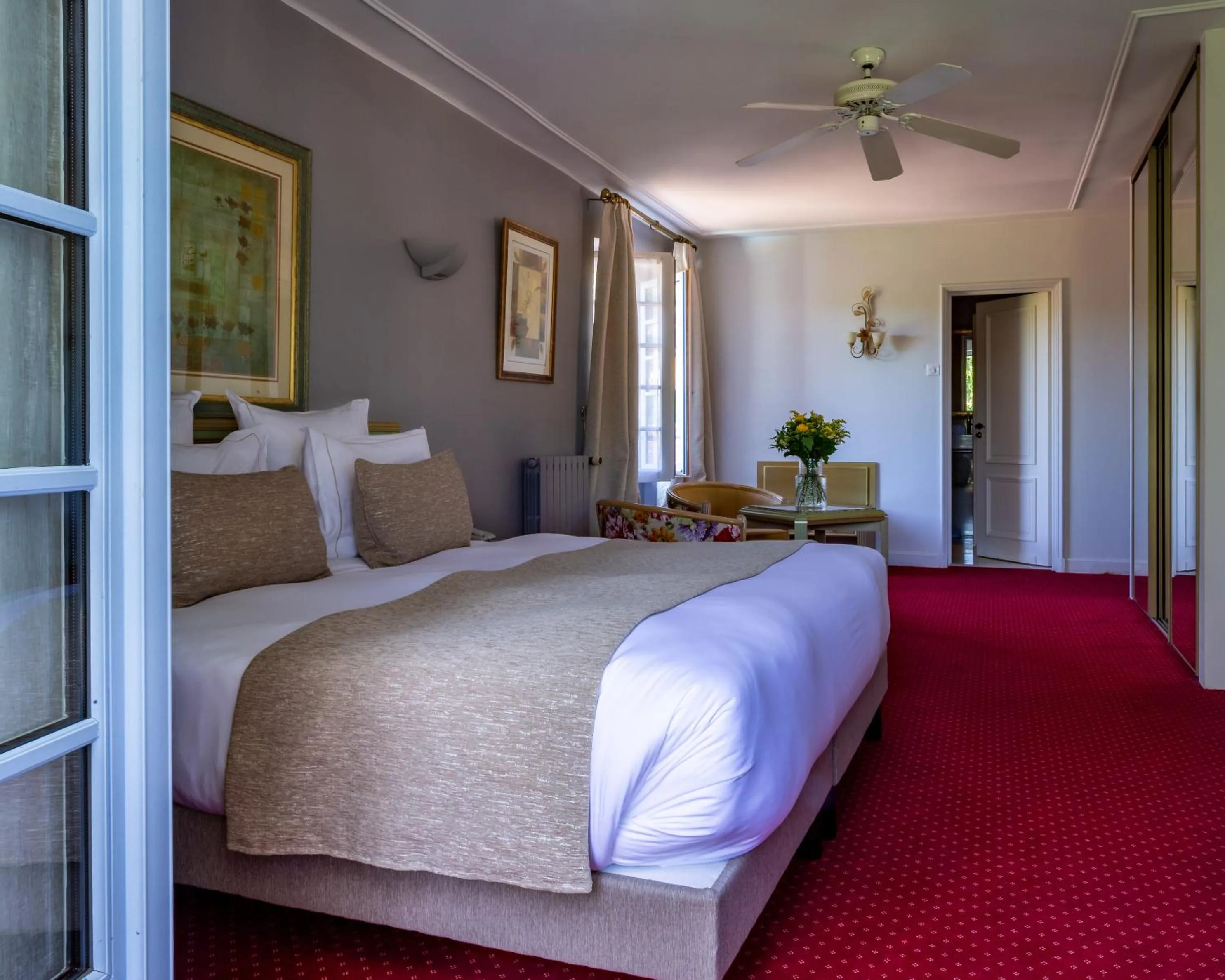 Photo of the whole room, Bed in Hotel Restaurant Le Centenaire