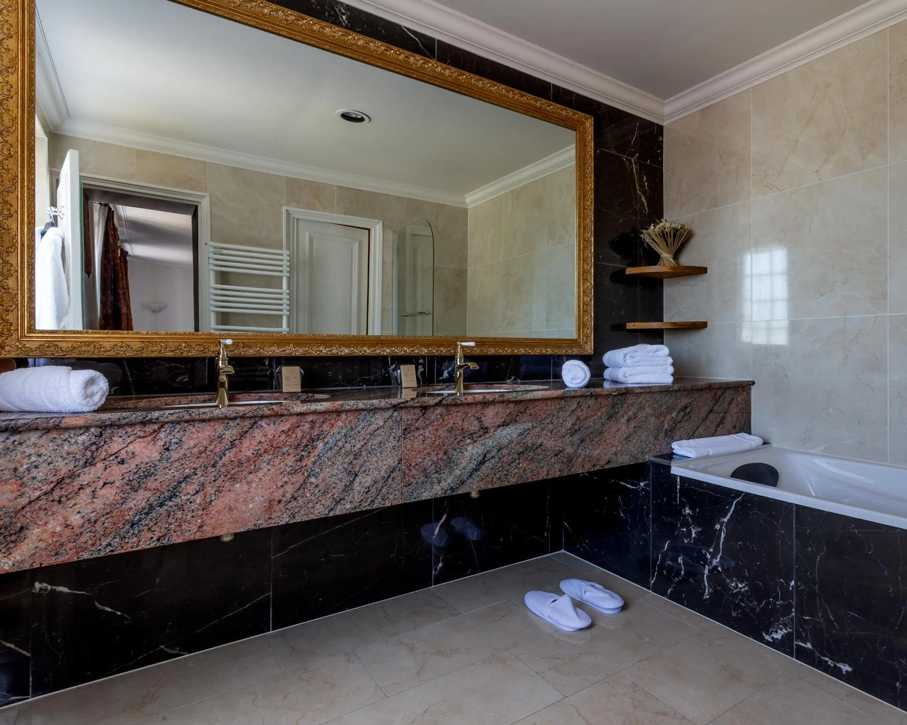 Bathroom in Hotel Restaurant Le Centenaire