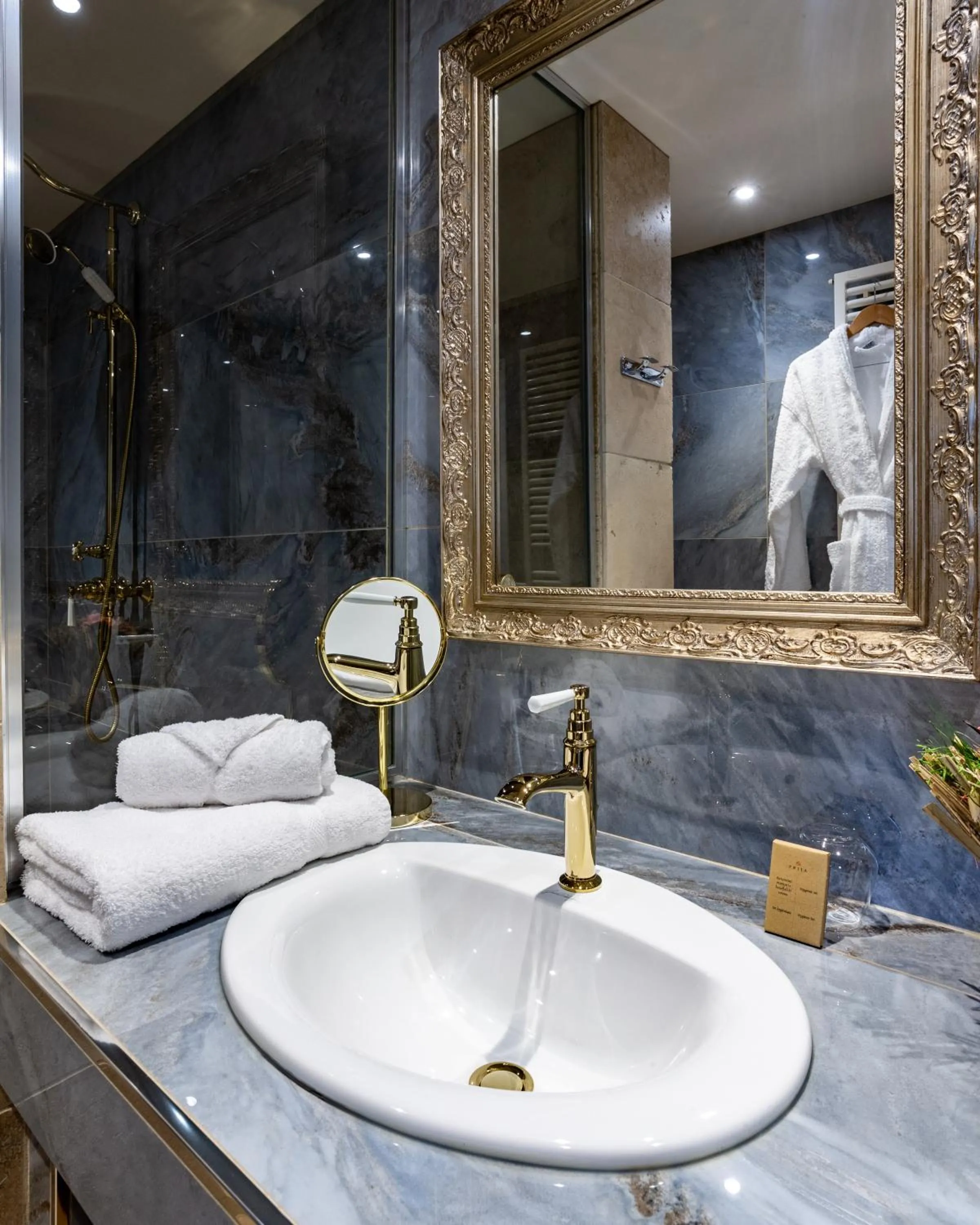 Bathroom in Hotel Restaurant Le Centenaire