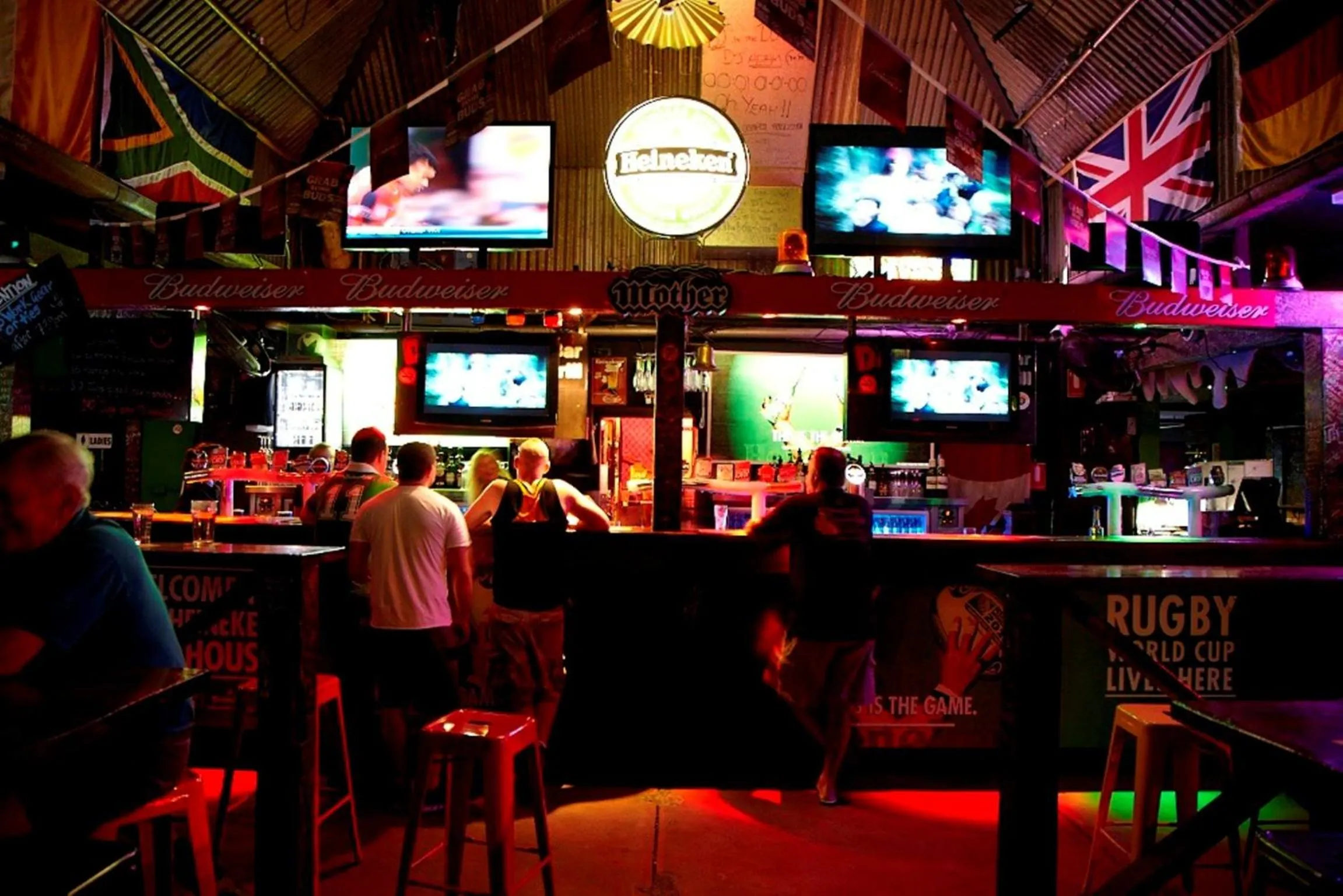 Restaurant/Places to Eat in Nomads Brisbane Hostel