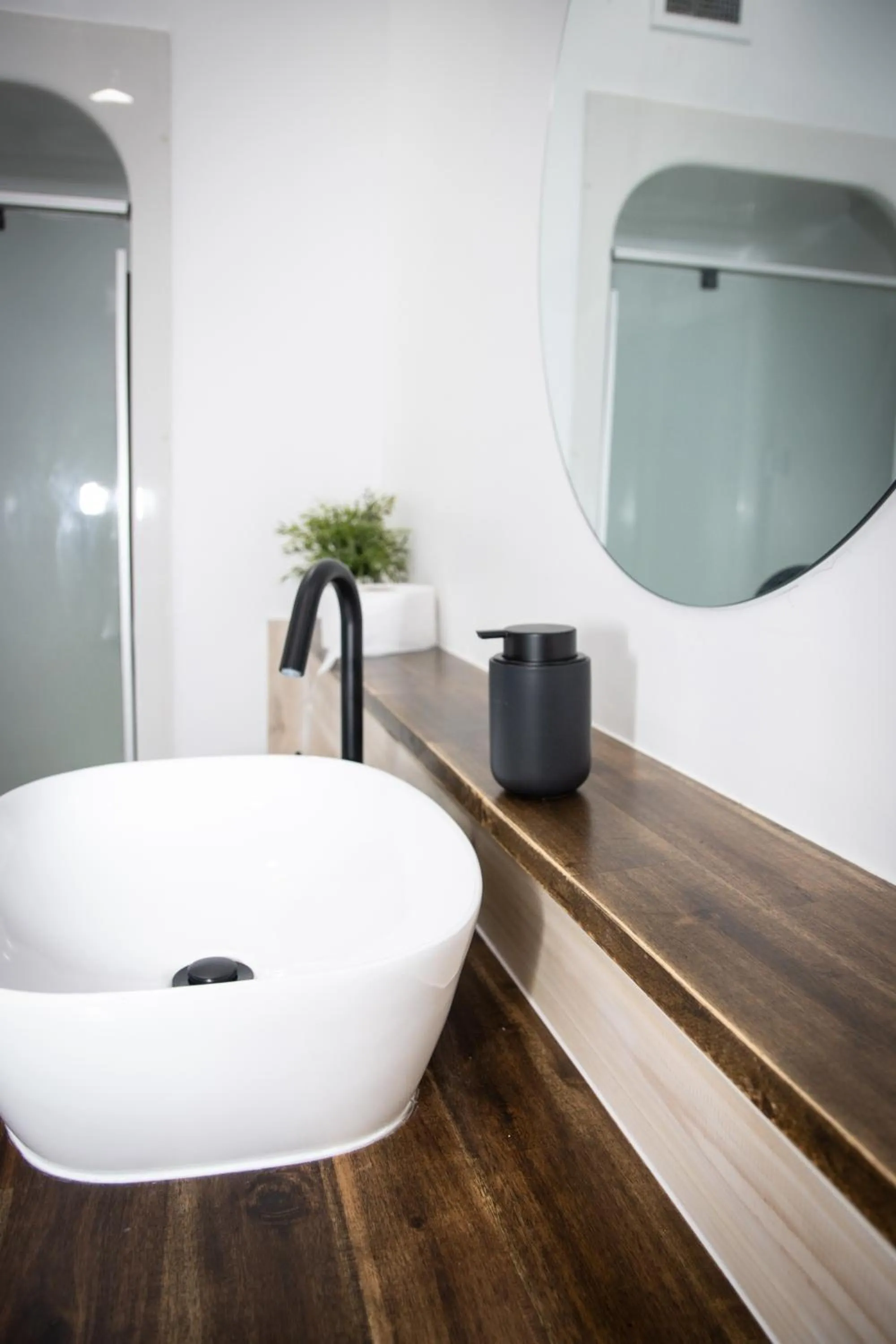 Bathroom in Nomads Brisbane Hostel